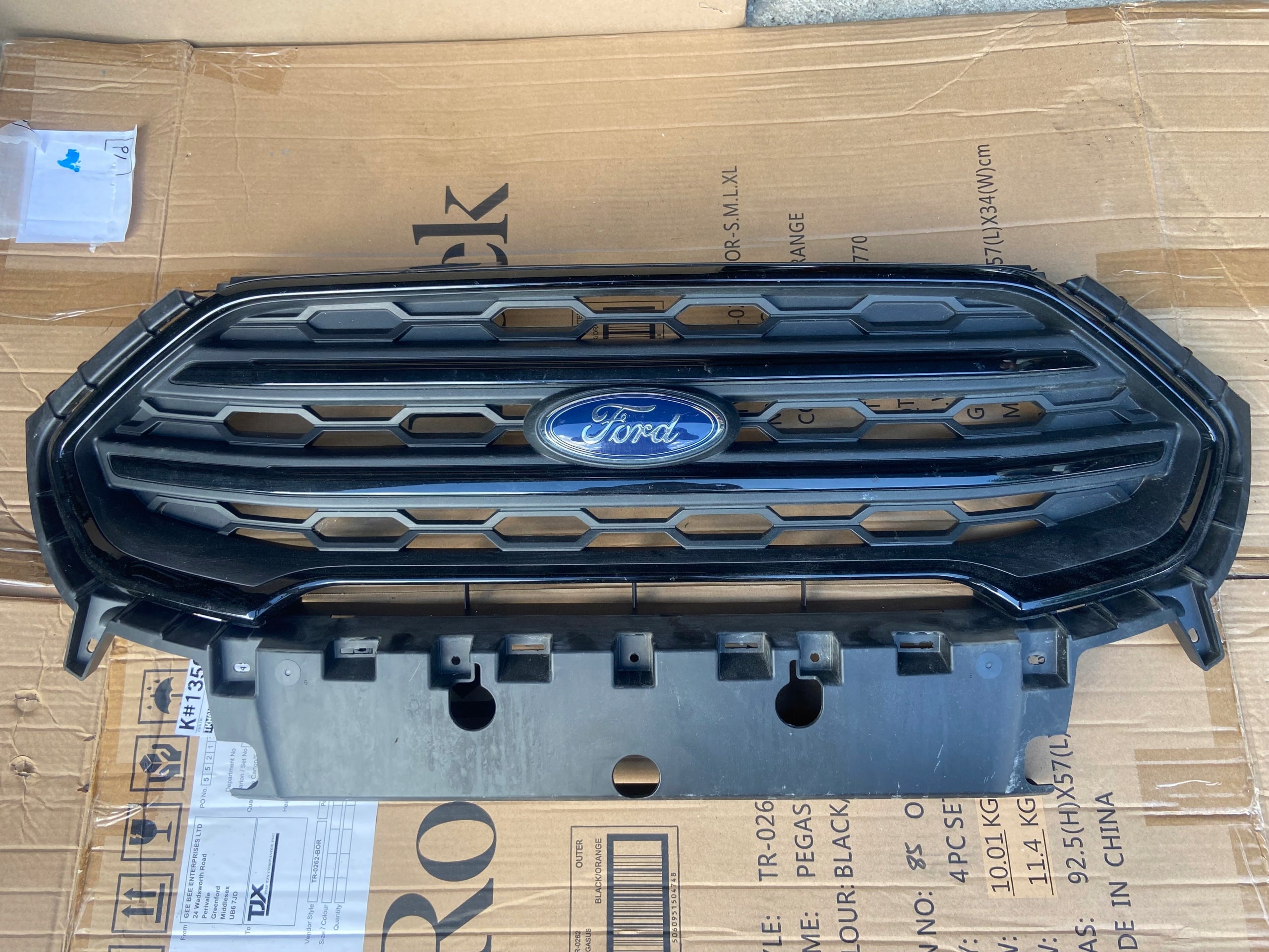 Kühlergrill Ford 1 II ECOSPORT FRONTGRILL LIFT17GRILLA Kühlergitter