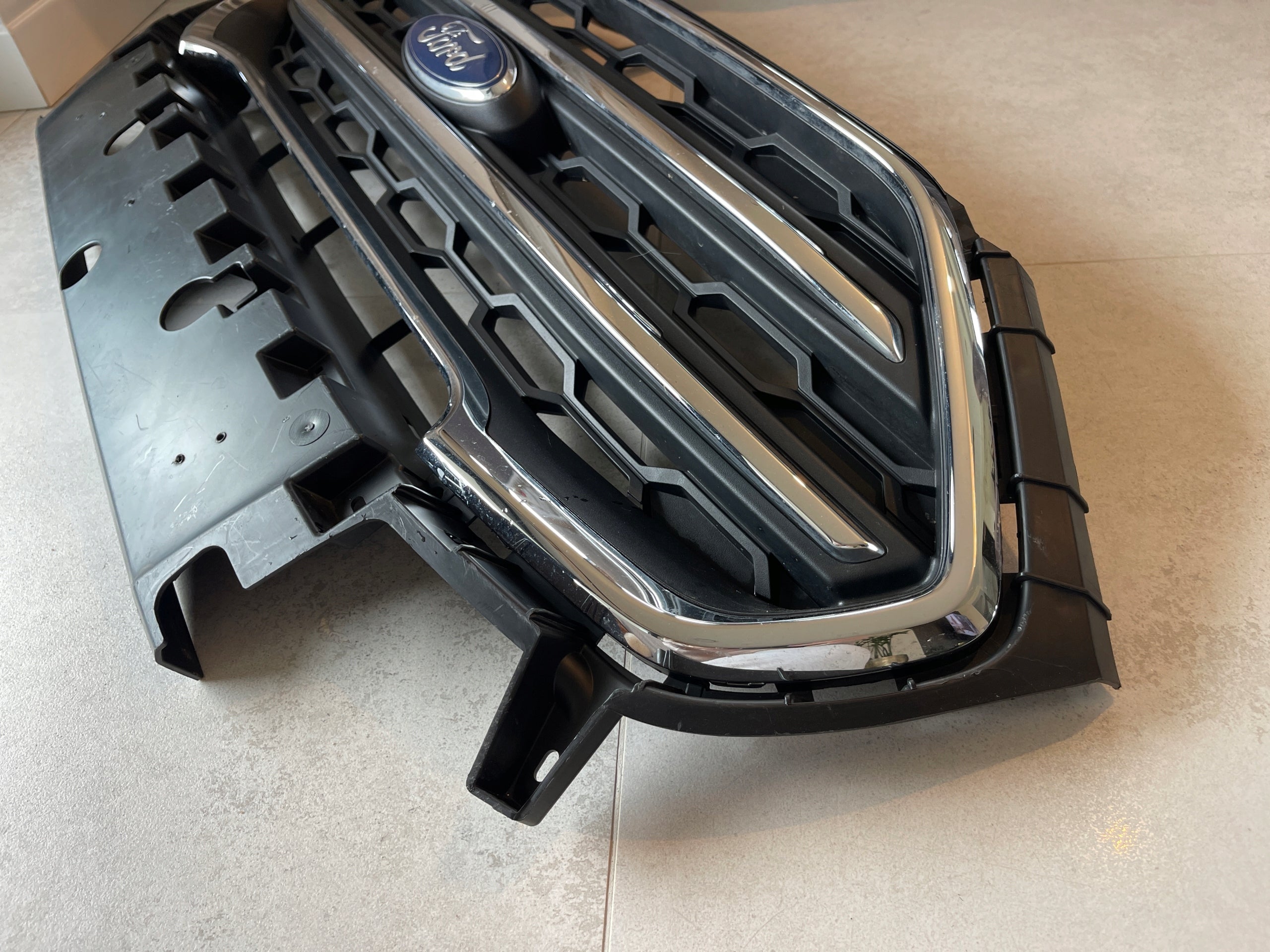 Kühlergrill Ford II 2 1 ECOSPORT FRONTGRILL GN1517B968gr Kühlergitter