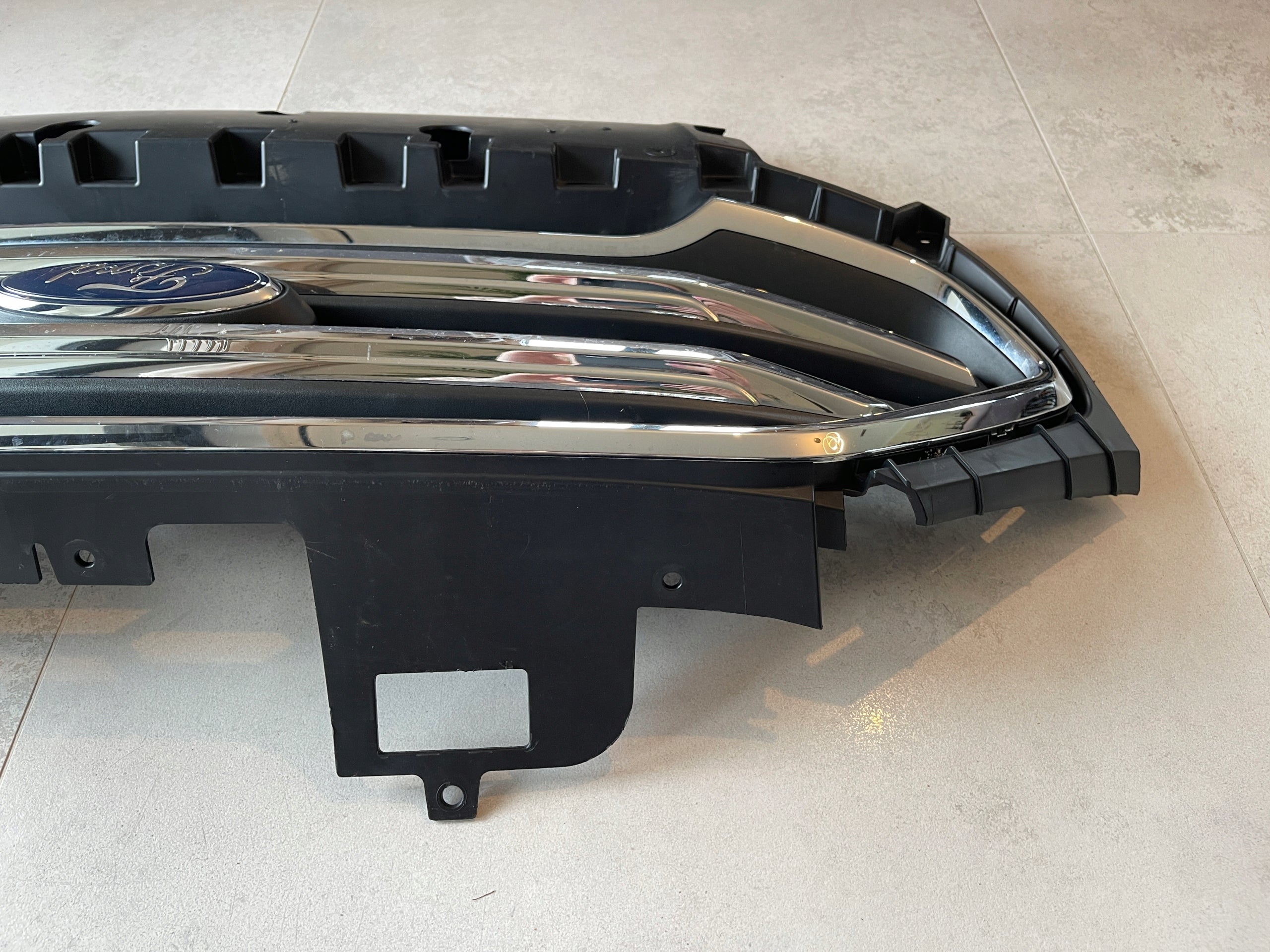 Kühlergrill Ford II 2 1 ECOSPORT FRONTGRILL GN1517B968gr Kühlergitter