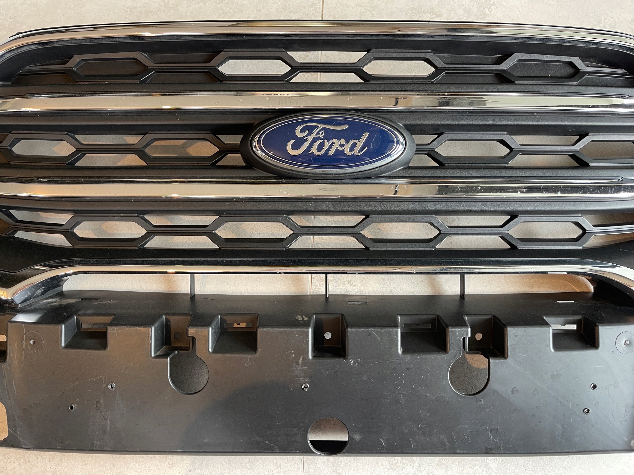 Kühlergrill Ford II 2 1 ECOSPORT FRONTGRILL GN1517B968gr Kühlergitter