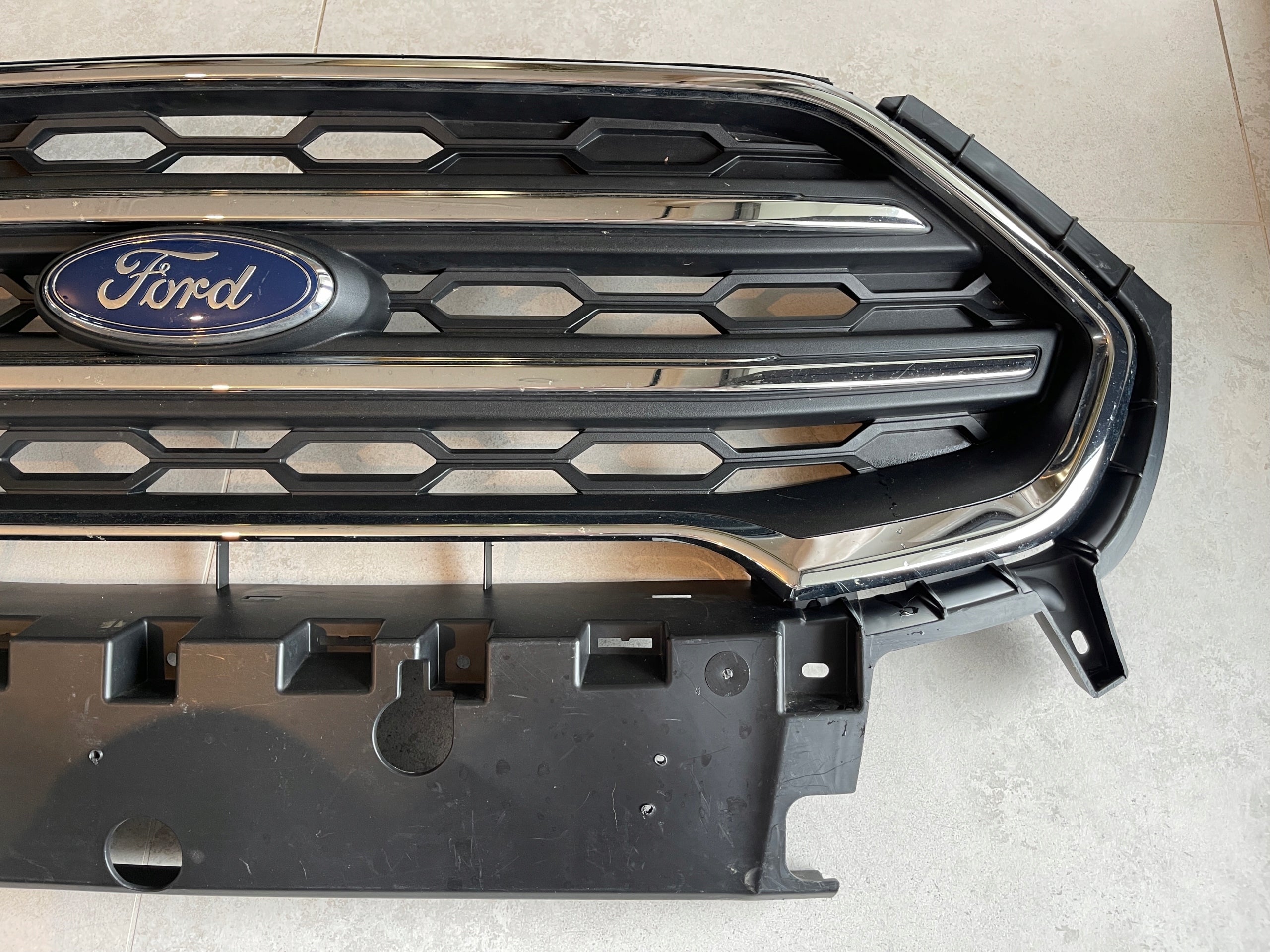 Kühlergrill Ford II 2 1 ECOSPORT FRONTGRILL GN1517B968gr Kühlergitter