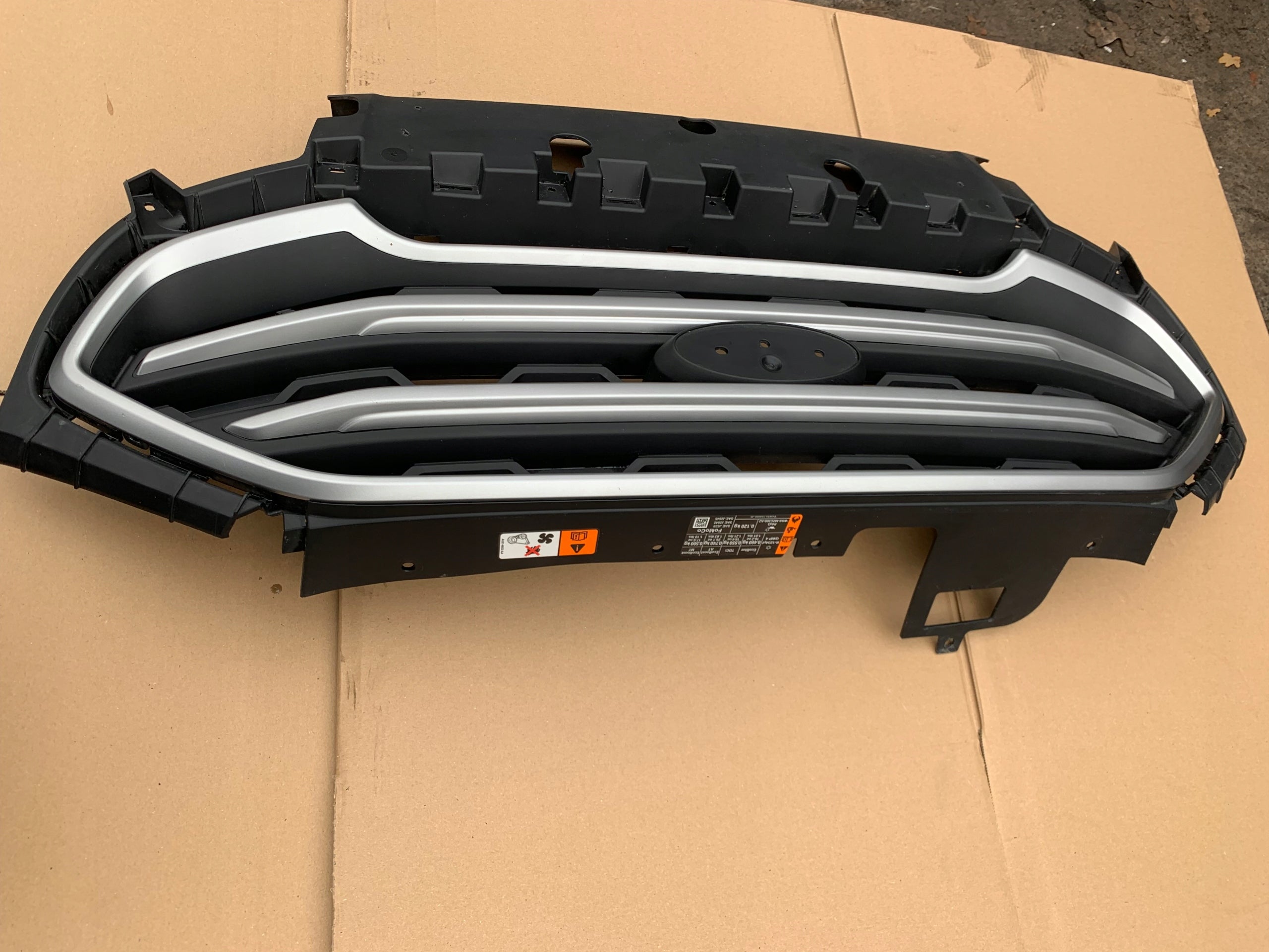 Kühlergrill Ford II 1 ECOSPORT FRONTGRILL LIFT17GRILLA Kühlergitter