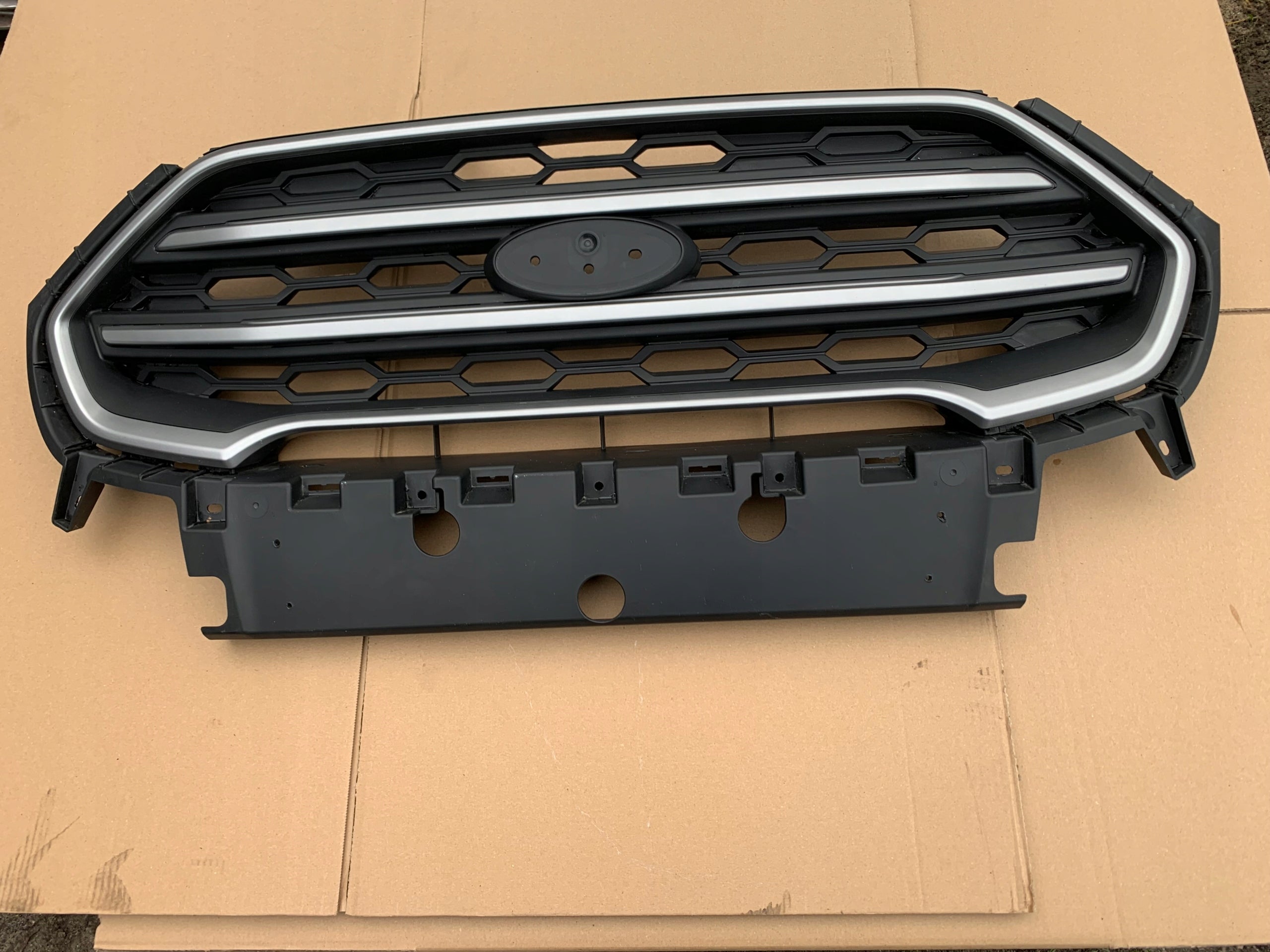 Kühlergrill Ford II 1 ECOSPORT FRONTGRILL LIFT17GRILLA Kühlergitter