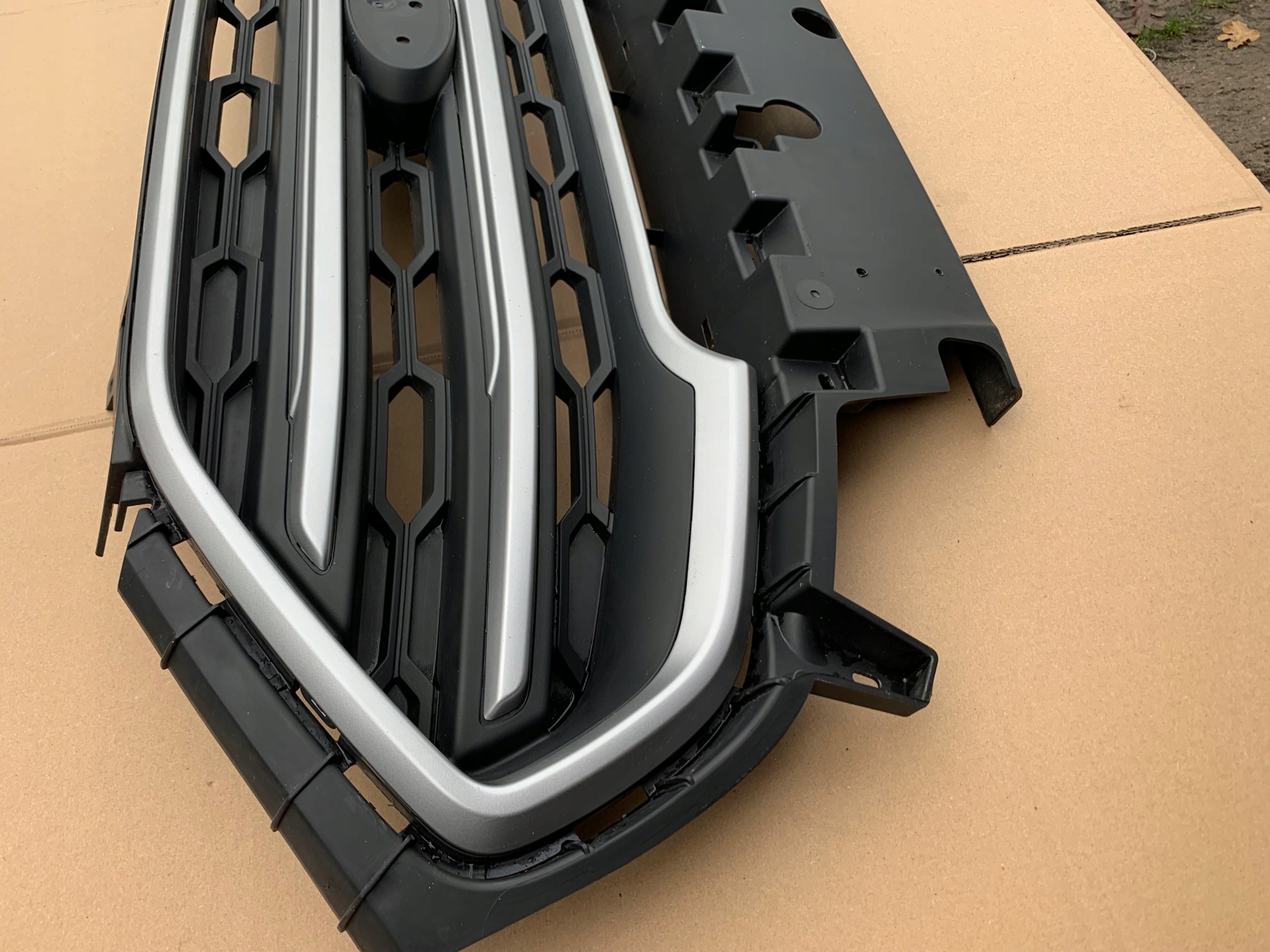 Kühlergrill Ford II 1 ECOSPORT FRONTGRILL LIFT17GRILLA Kühlergitter