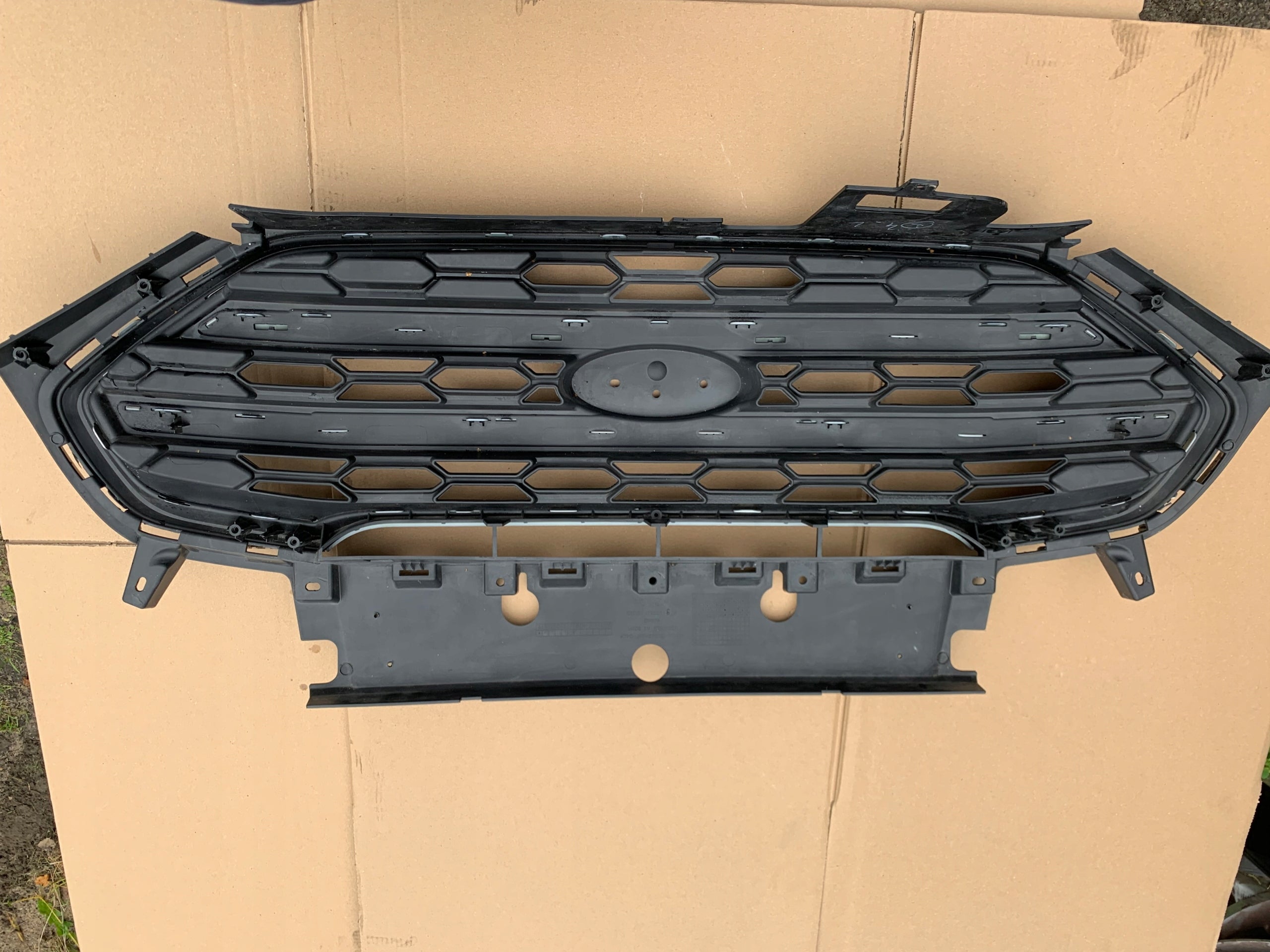 Kühlergrill Ford II 1 ECOSPORT FRONTGRILL LIFT17GRILLA Kühlergitter