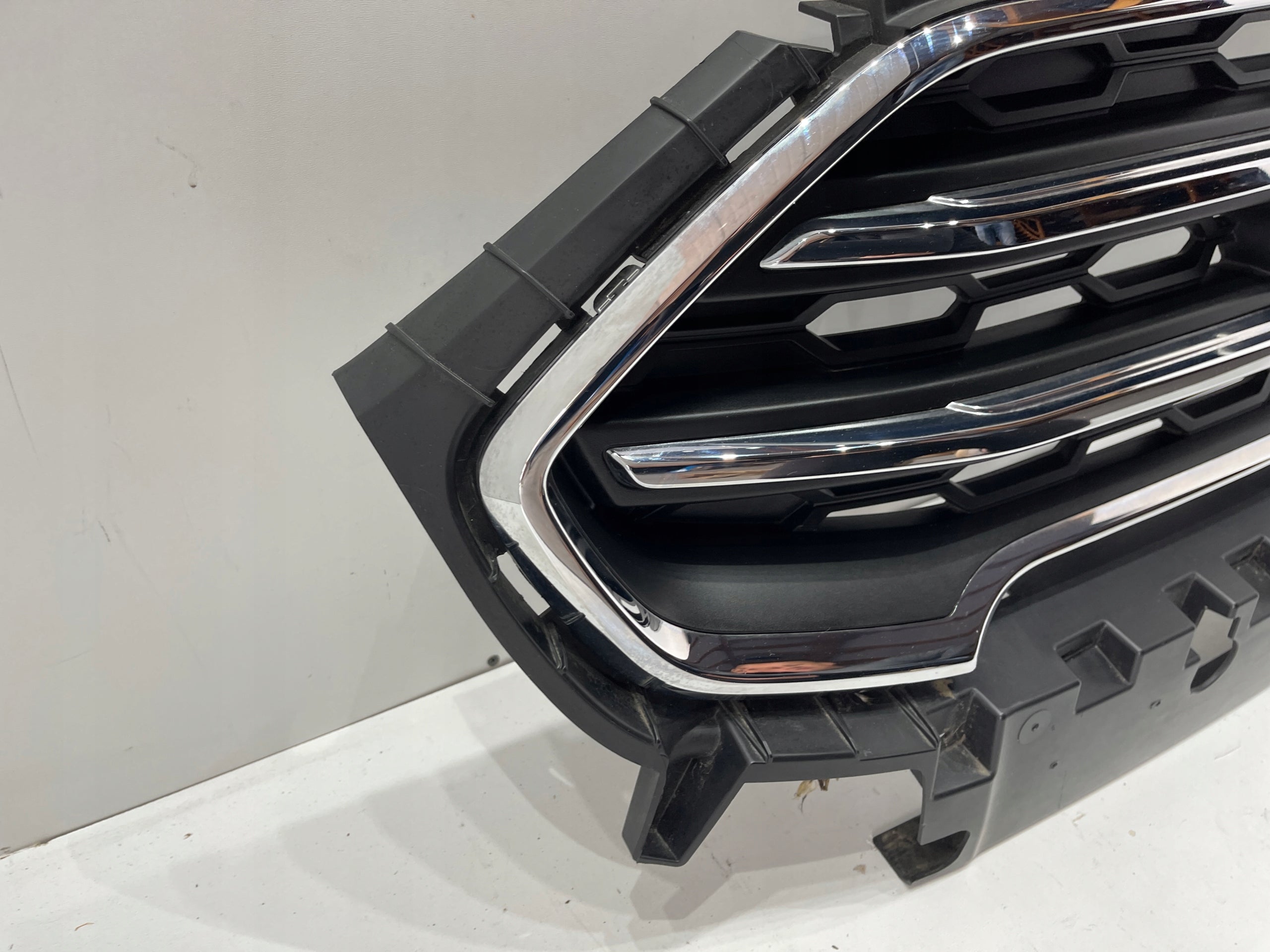 Kühlergrill Ford 1 2 II ECOSPORT FRONTGRILL GN1517B968 Kühlergitter