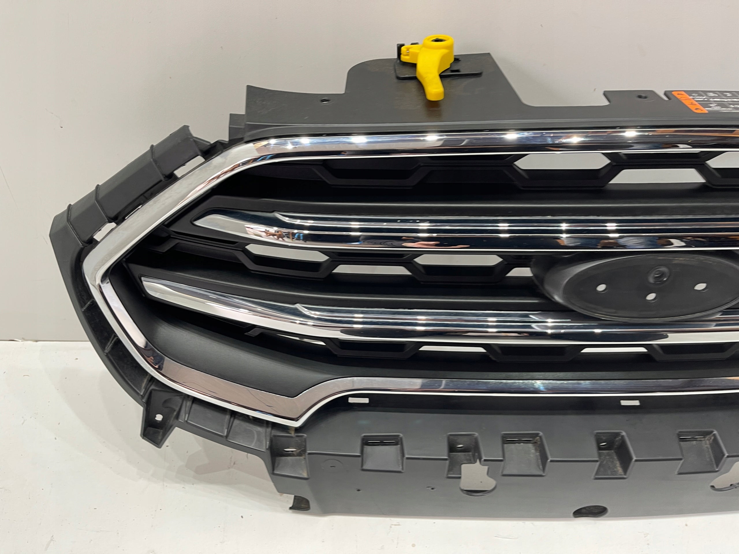 Kühlergrill Ford 1 2 II ECOSPORT FRONTGRILL GN1517B968 Kühlergitter