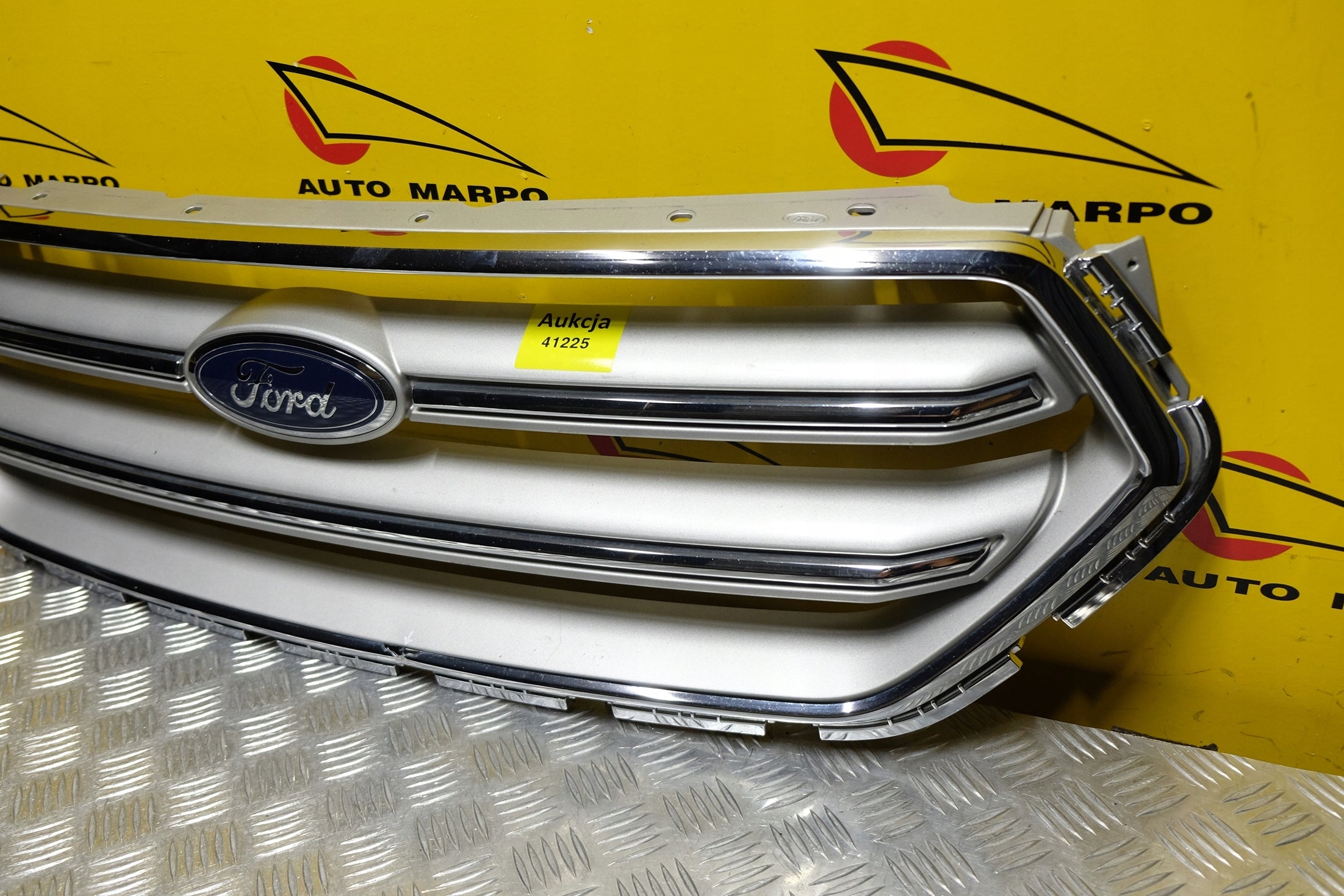 Kühlergrill Ford I ESCAPE 1 2 FRONTGRILL GJ548200BDW Kühlergitter