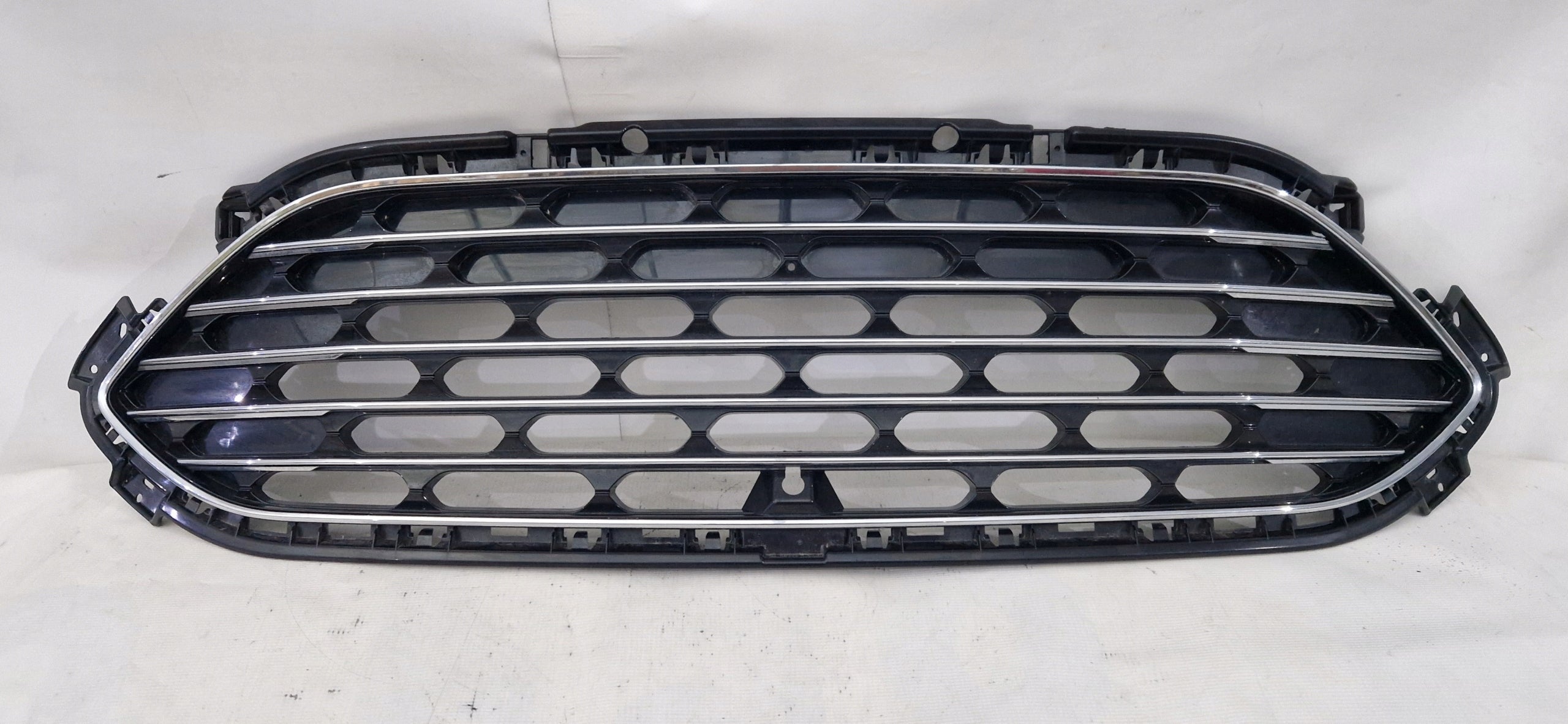 Kühlergrill Ford 1 2 ESCAPE 3 III KUGA III FRONTGRILL LV4B8200GD Kühlergitter