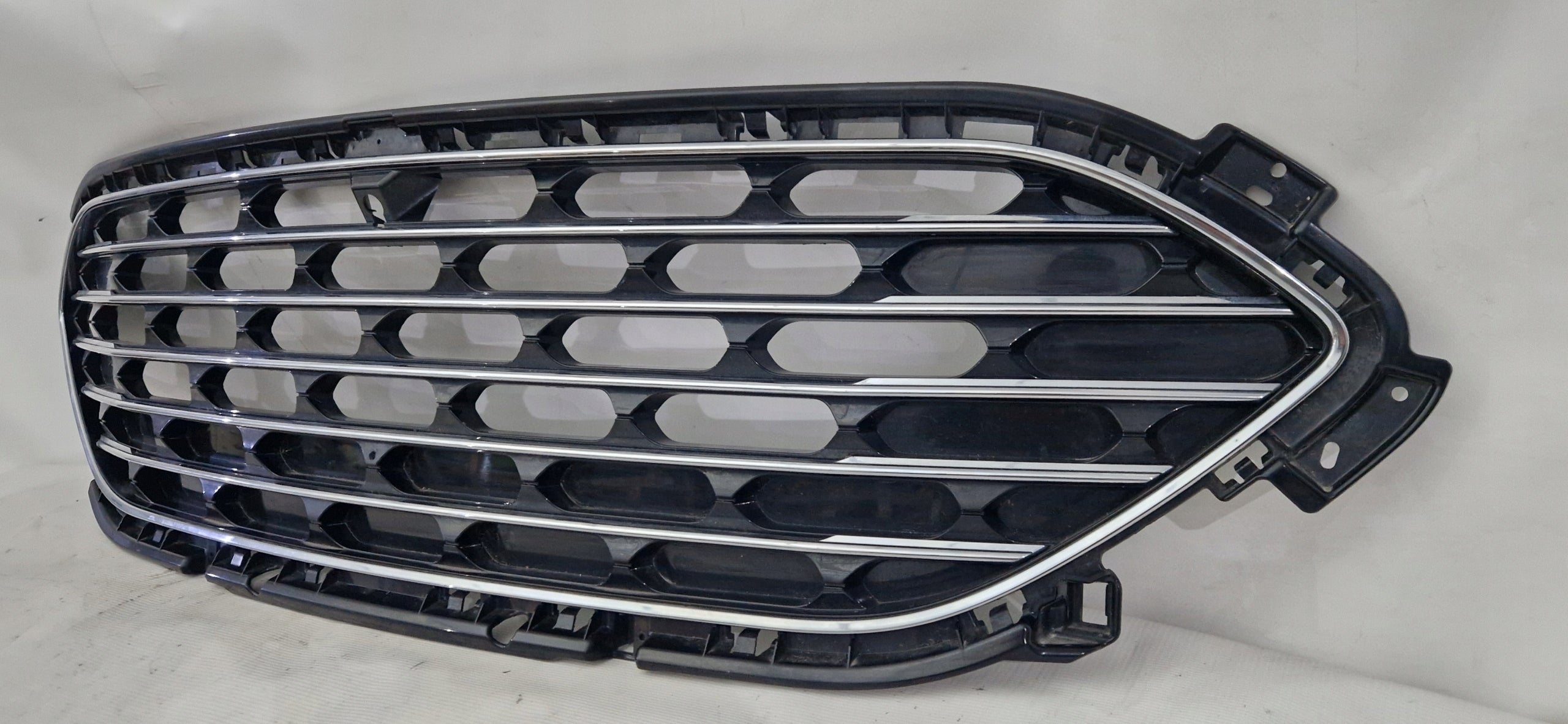 Kühlergrill Ford 1 2 ESCAPE 3 III KUGA III FRONTGRILL LV4B8200GD Kühlergitter