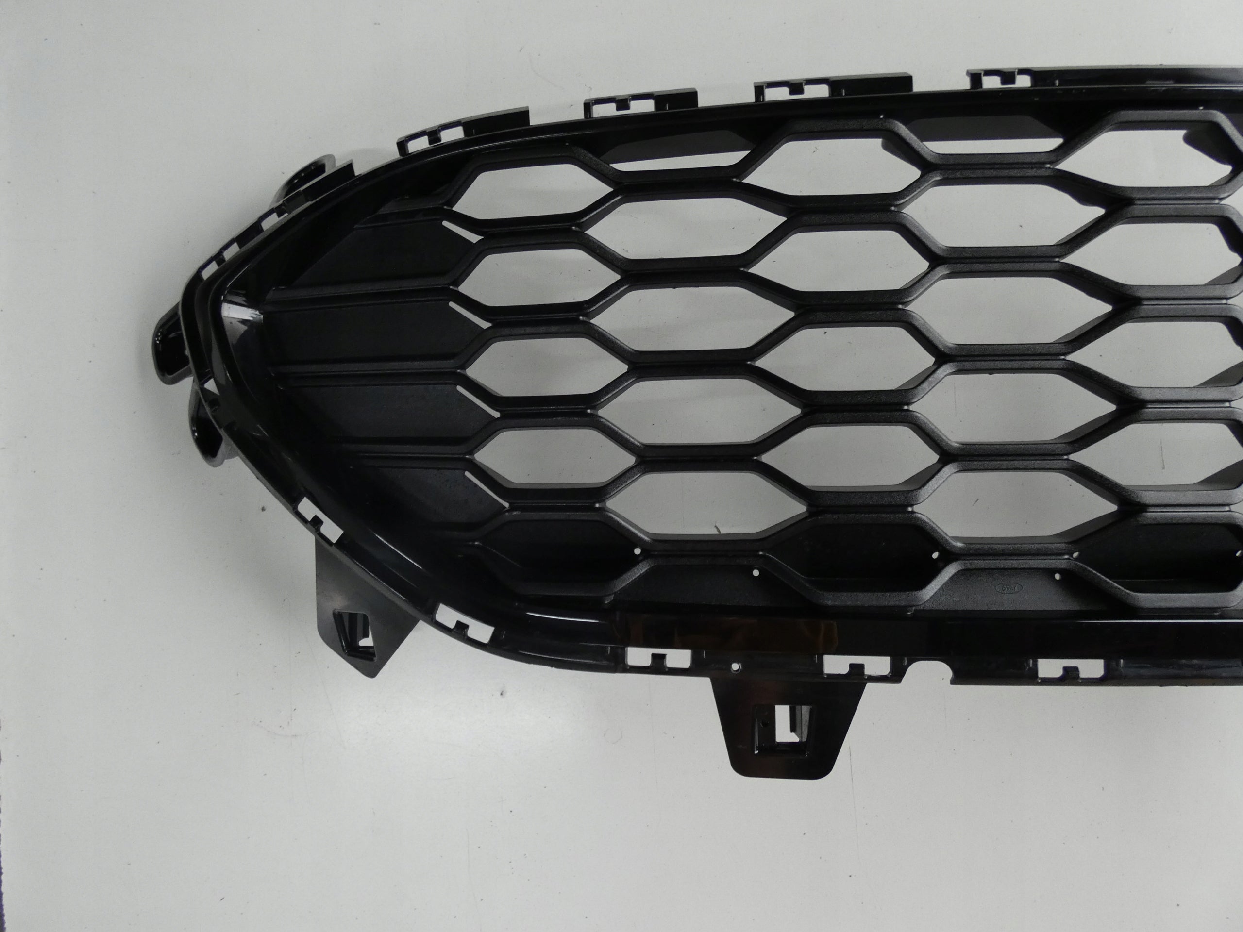 Kühlergrill Ford 2 KUGA I ESCAPE 4 FRONTGRILL LV4B8200YDWL Kühlergitter