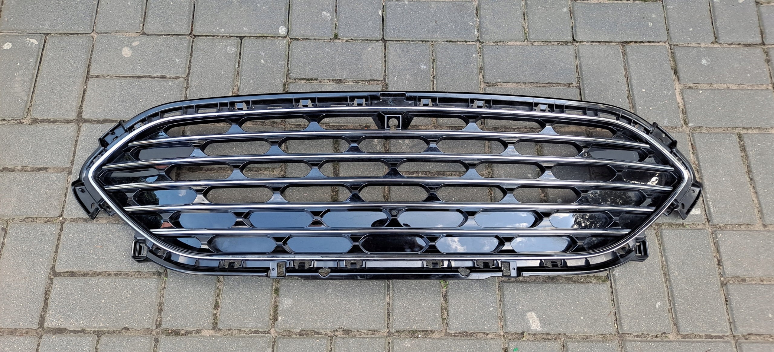 Kühlergrill Ford ESCAPE 1 4 I KUGA 3 2 FRONTGRILL LV4B8200GLV4 Kühlergitter