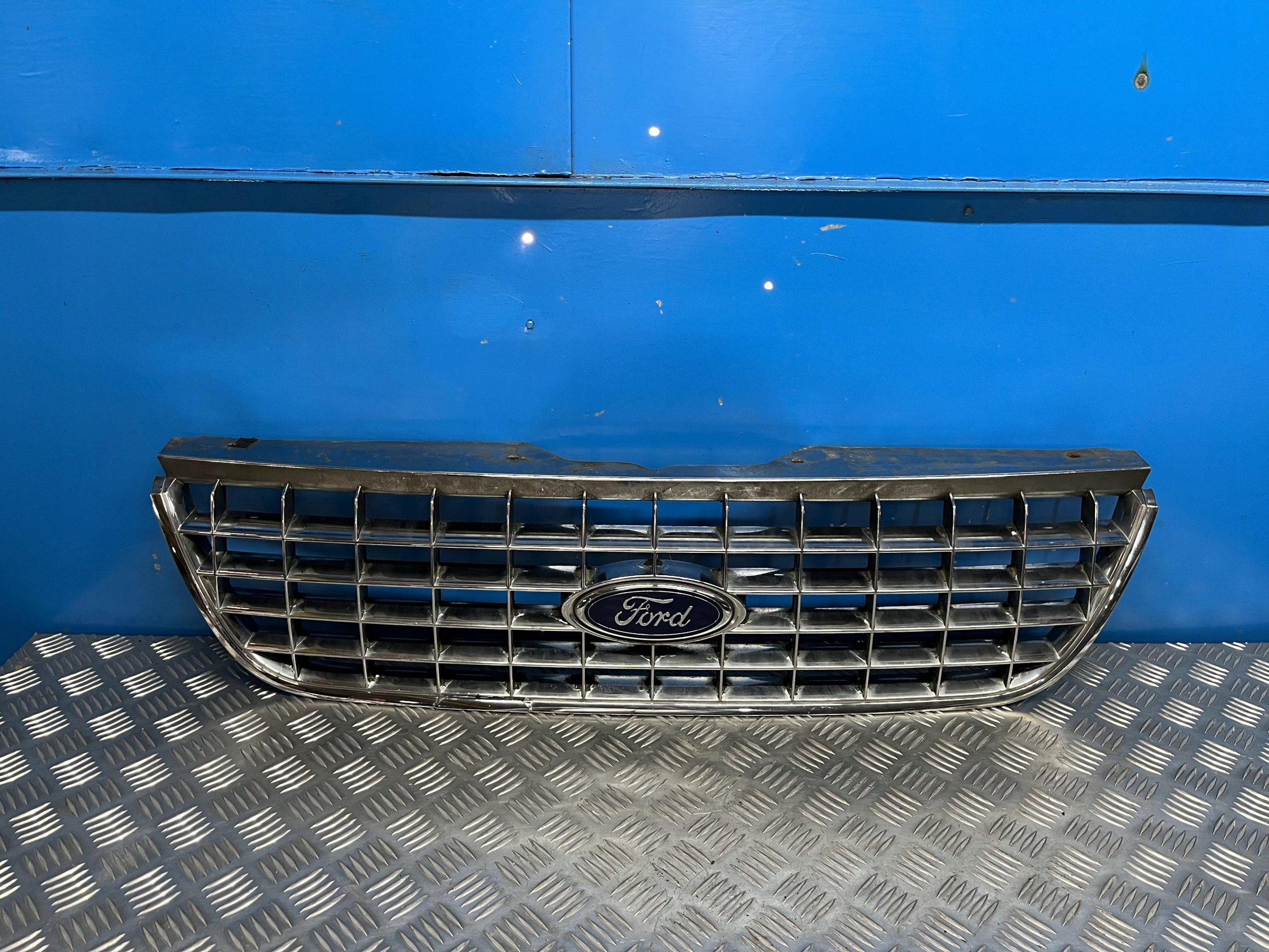 Kühlergrill Ford 3 III EXPLORER FRONTGRILL 3L248200B Kühlergitter