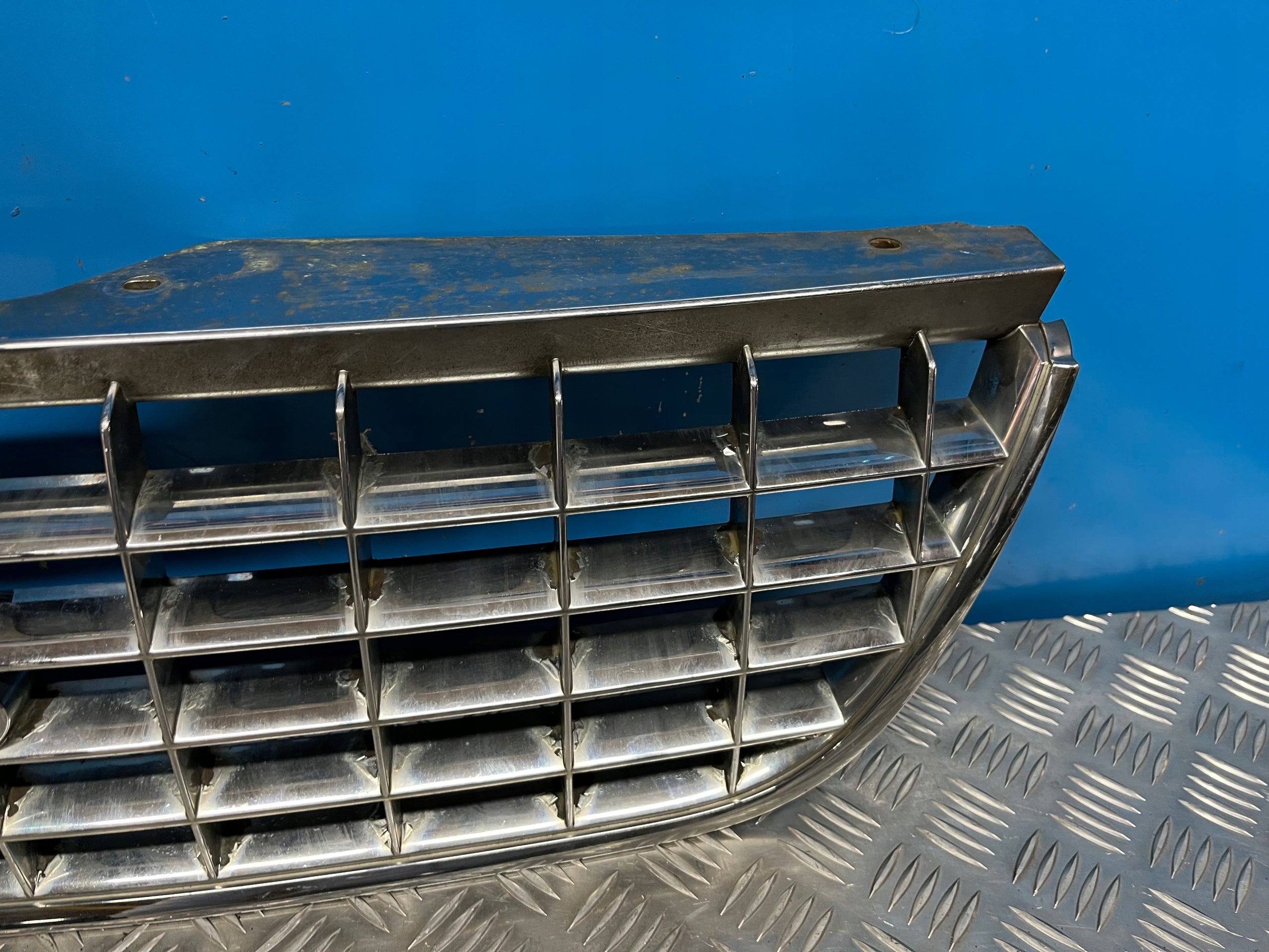 Kühlergrill Ford 3 III EXPLORER FRONTGRILL 3L248200B Kühlergitter