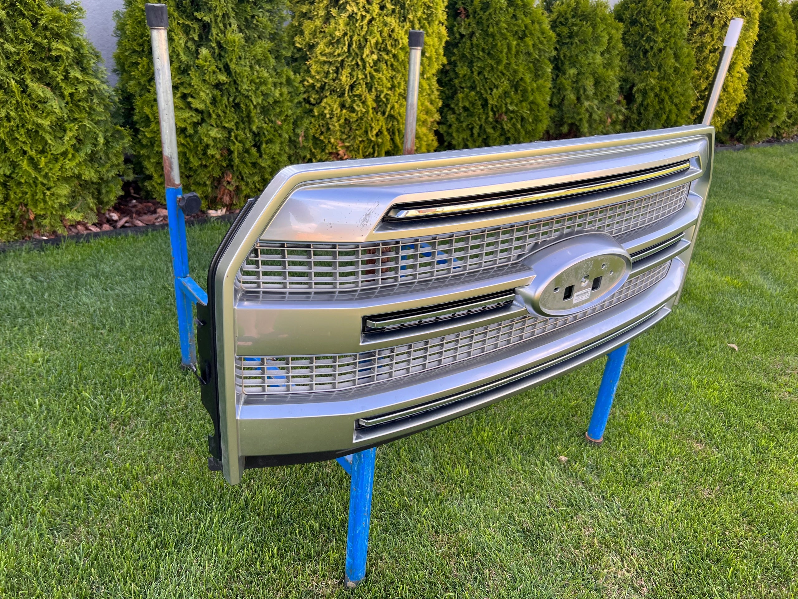 Kühlergrill Ford I F150 FRONTGRILL FL348200UC Kühlergitter