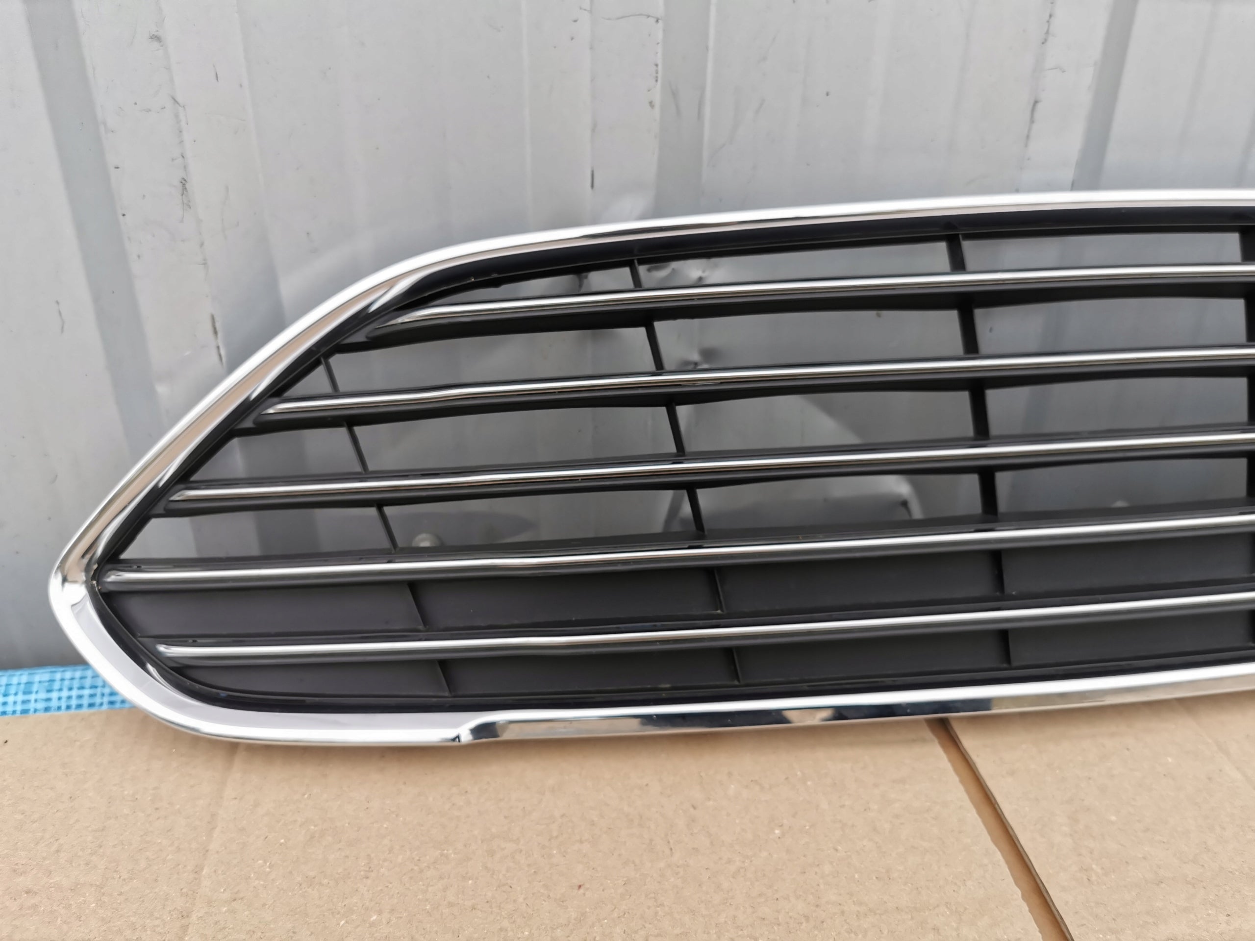 Kühlergrill Ford FIESTA 1 2 FRONTGRILL C1BB17B968A Kühlergitter