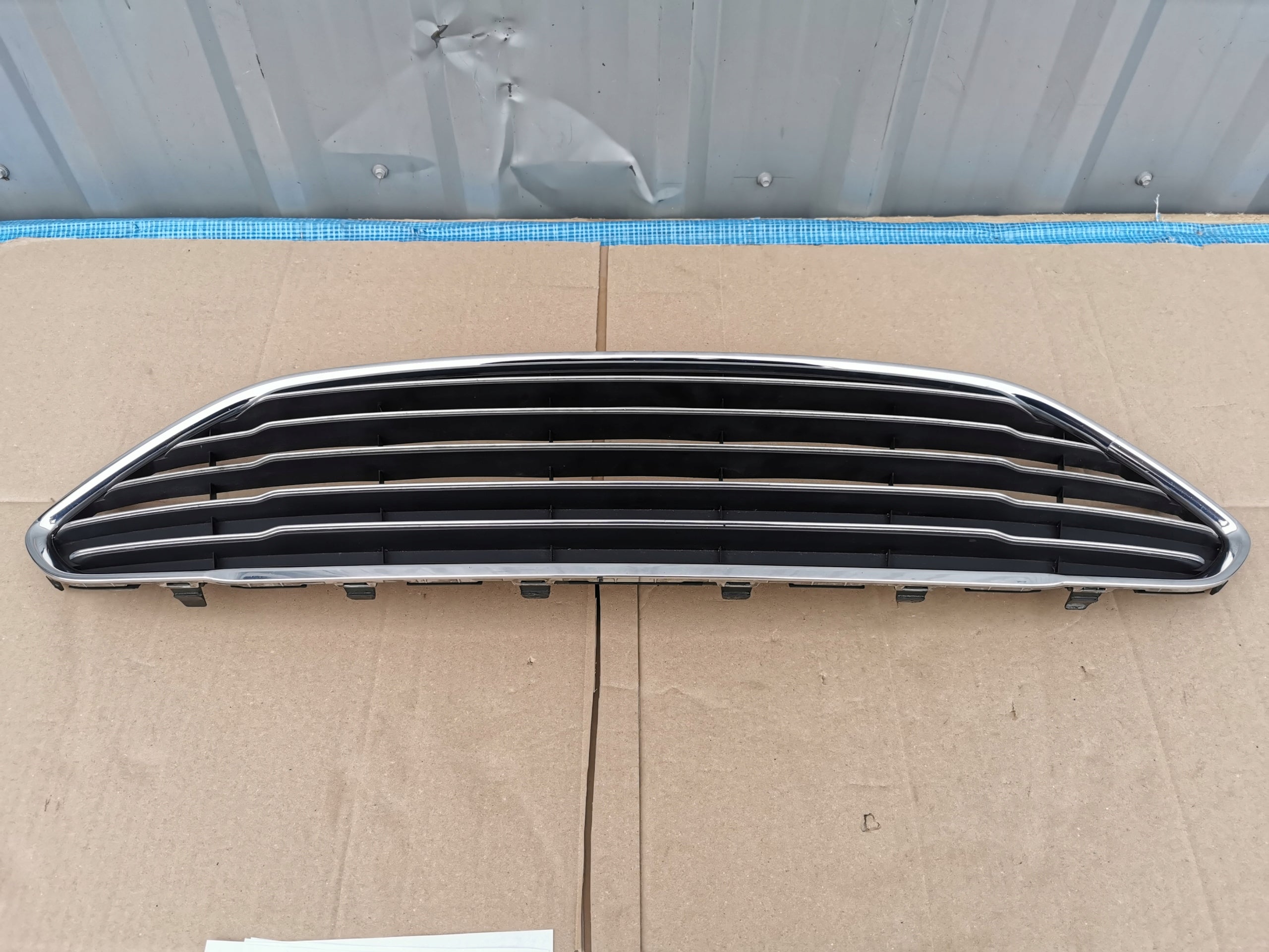 Kühlergrill Ford FIESTA 1 2 FRONTGRILL C1BB17B968A Kühlergitter