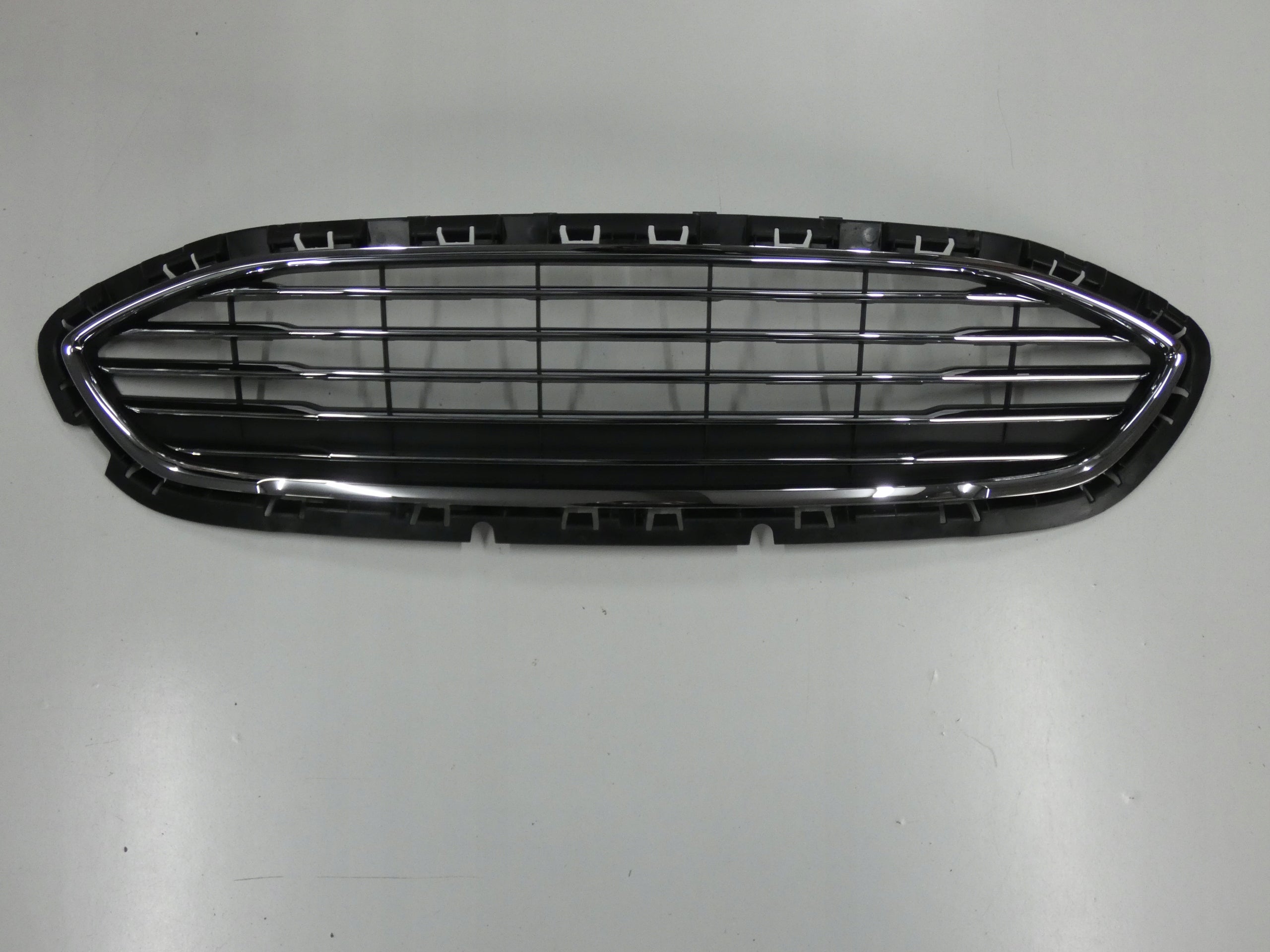 Kühlergrill Ford FIESTA FRONTGRILL H1BB8200B Kühlergitter