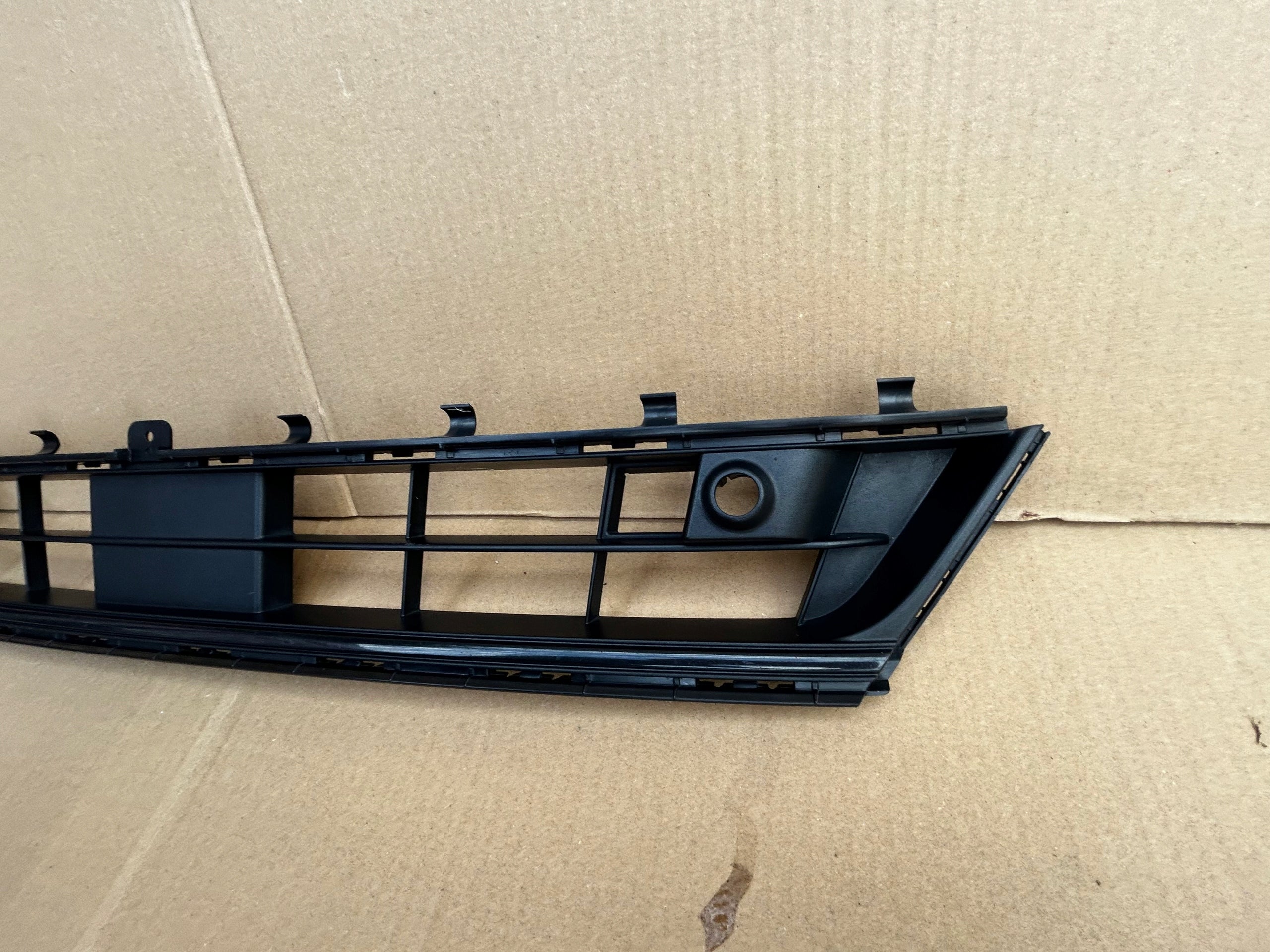 Kühlergrill Ford I 4 FOCUS 1 FRONTGRILL Nx7b17k945aN Kühlergitter