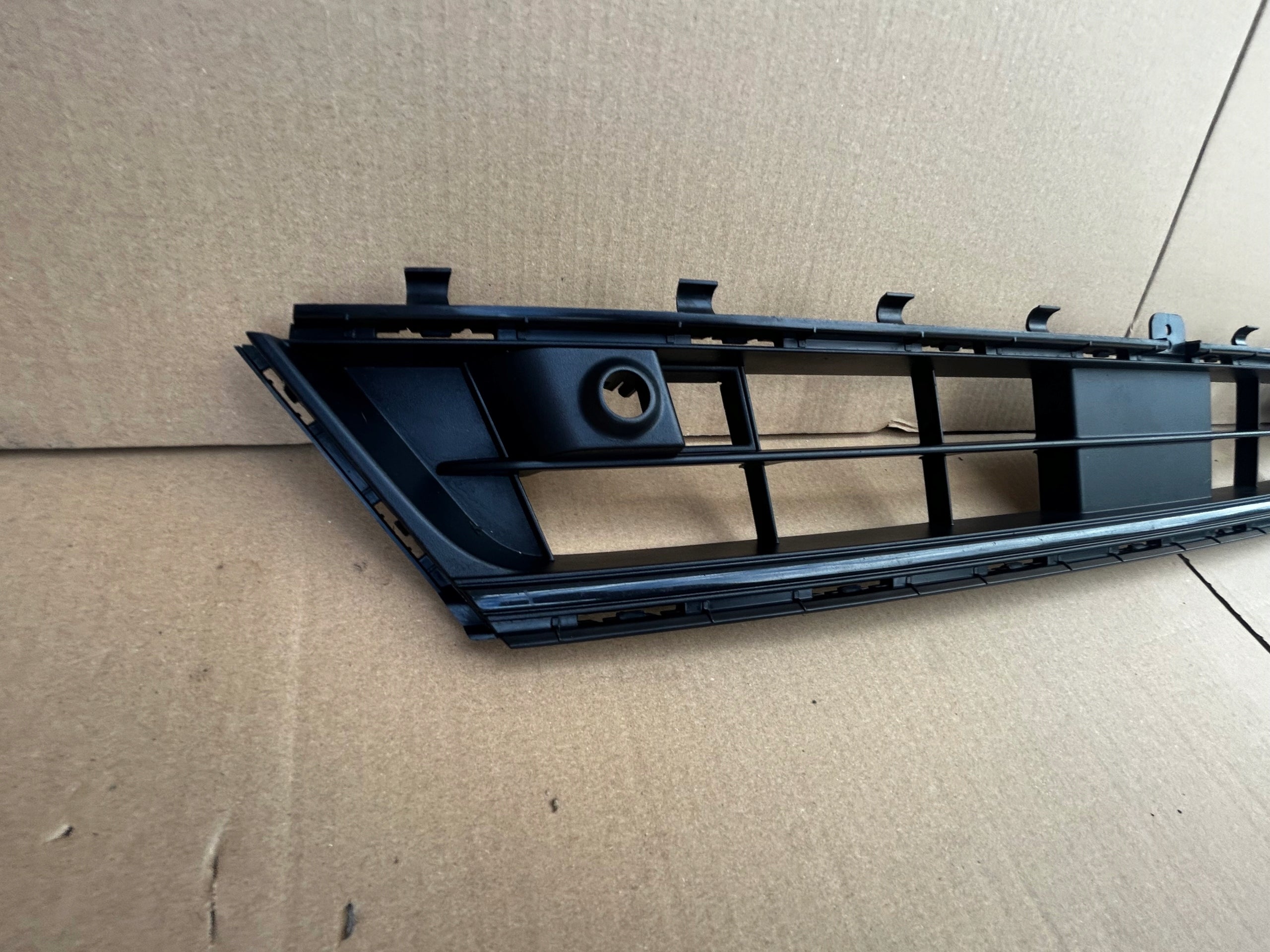 Kühlergrill Ford I 4 FOCUS 1 FRONTGRILL Nx7b17k945aN Kühlergitter