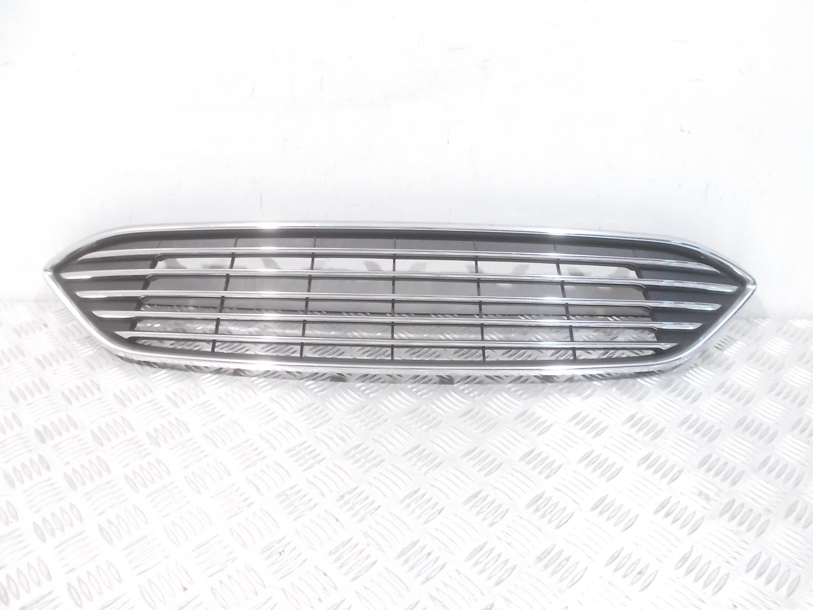 Kühlergrill Ford FOCUS 4 3 I 1 FRONTGRILL Kühlergitter