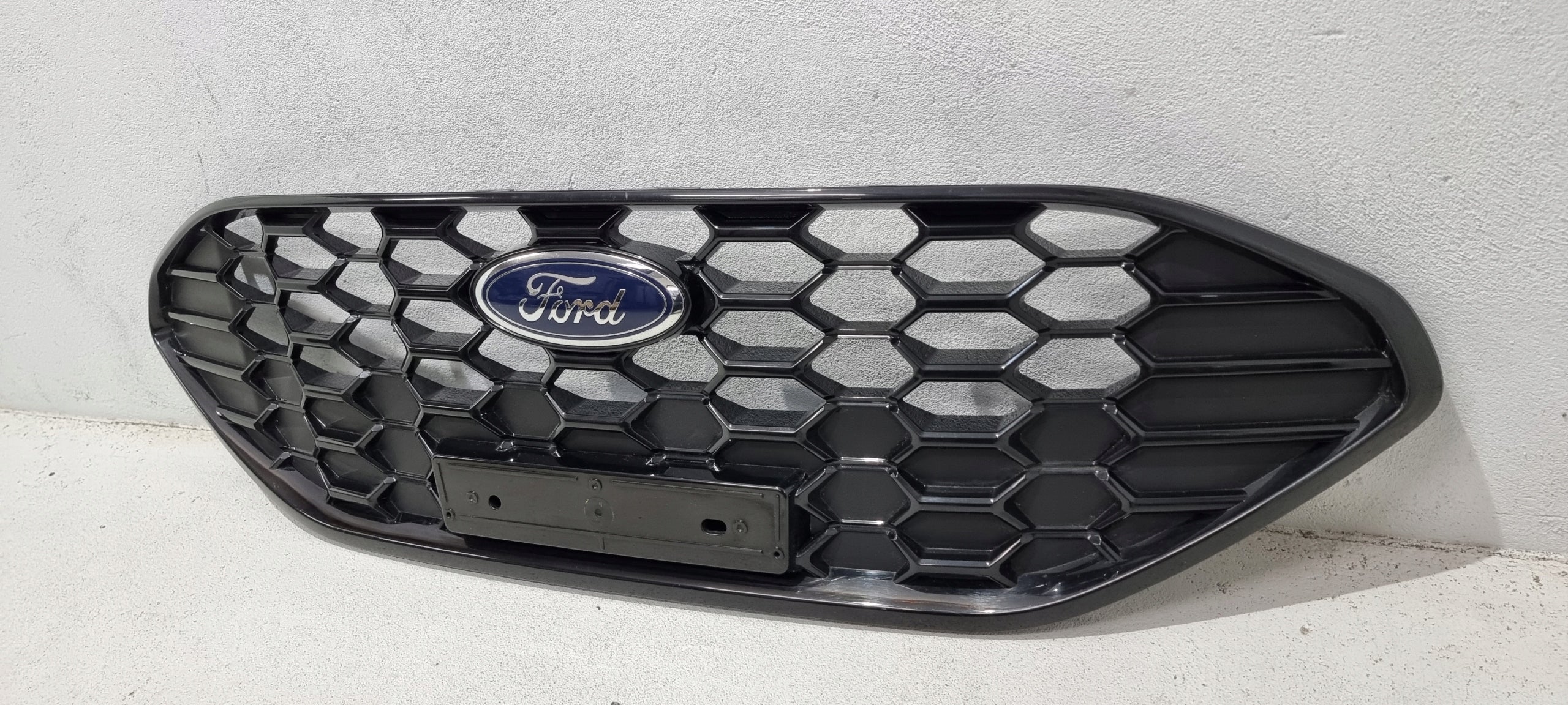 Kühlergrill Ford 4 I 2 FOCUS FRONTGRILL NX7B8200TINT Kühlergitter