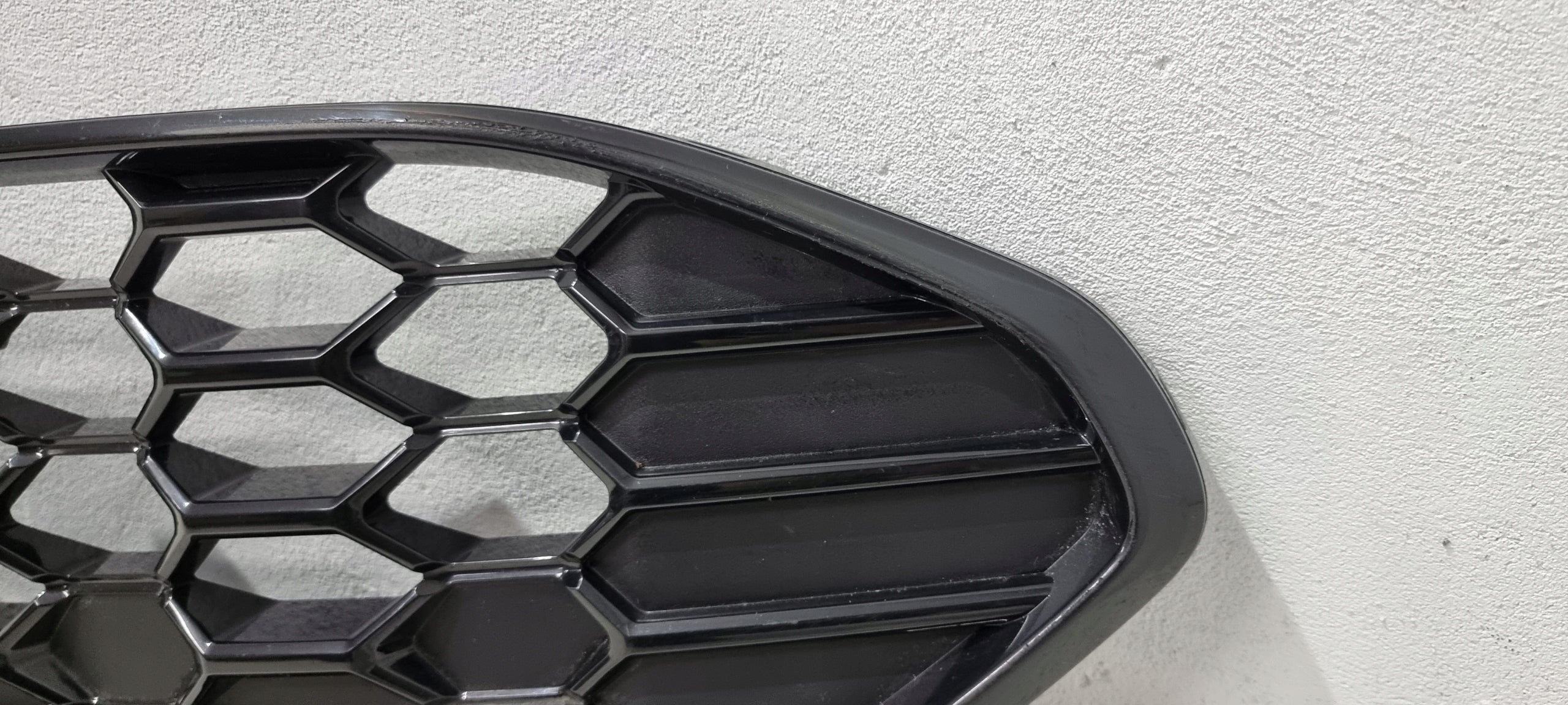 Kühlergrill Ford 4 I 2 FOCUS FRONTGRILL NX7B8200TINT Kühlergitter