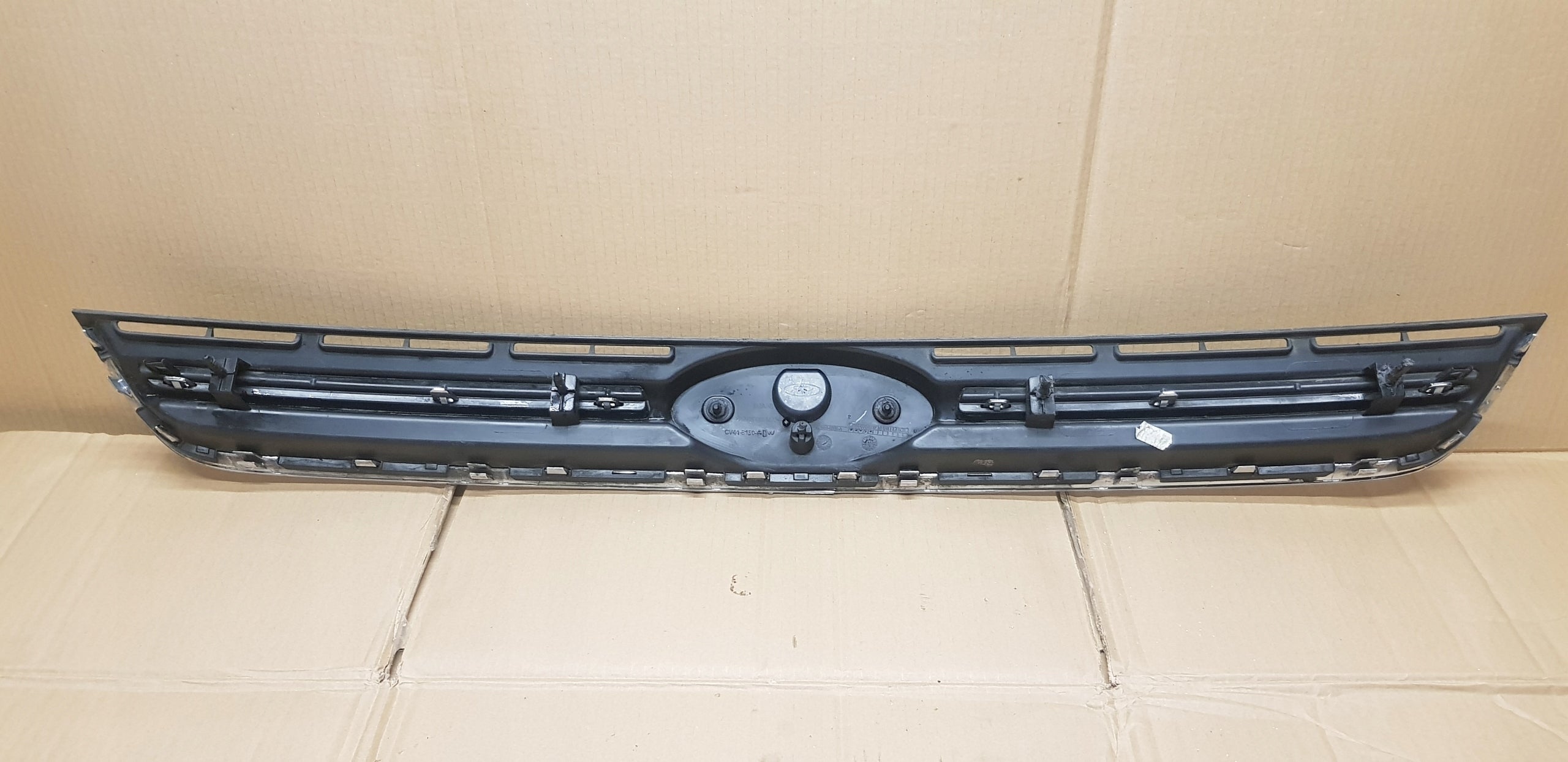 Kühlergrill Ford 2 KUGA I 1 4 FRONTGRILL CV448150AD Kühlergitter