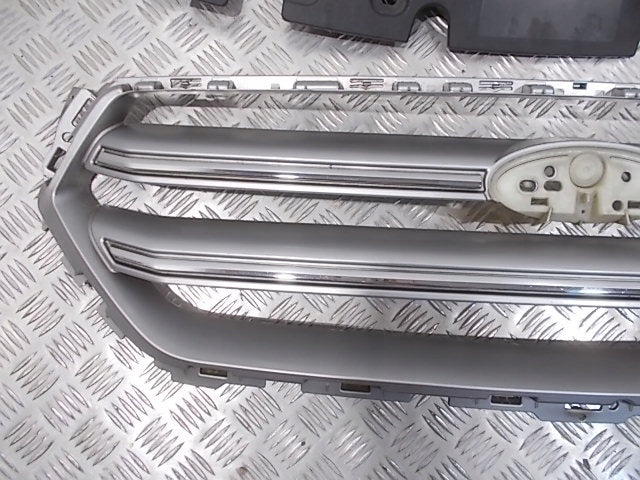 Kühlergrill Ford 2 II 1 KUGA FRONTGRILL GV448200BGJ5 Kühlergitter