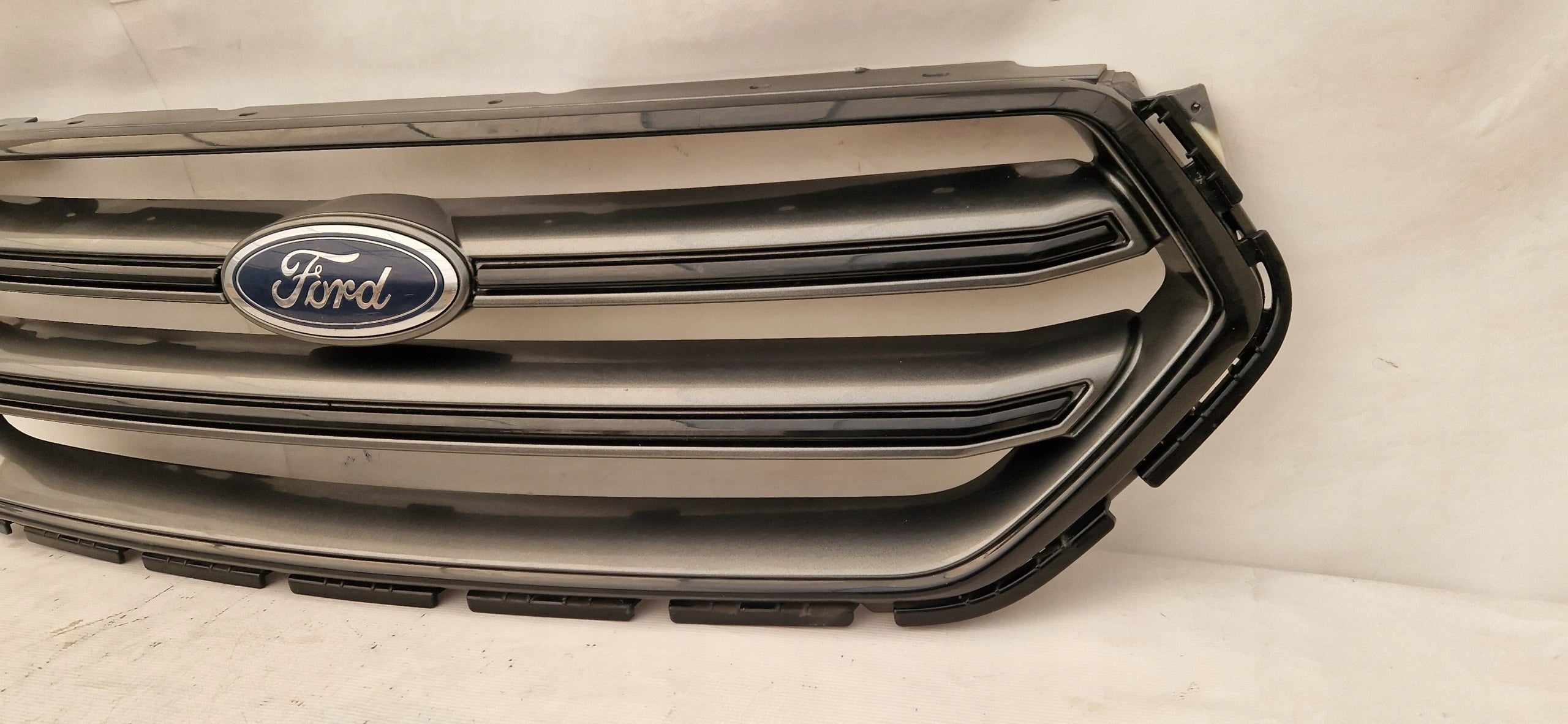 Kühlergrill Ford 2 II II 2 KUGA 4 FRONTGRILL GV448200BGV4 Kühlergitter