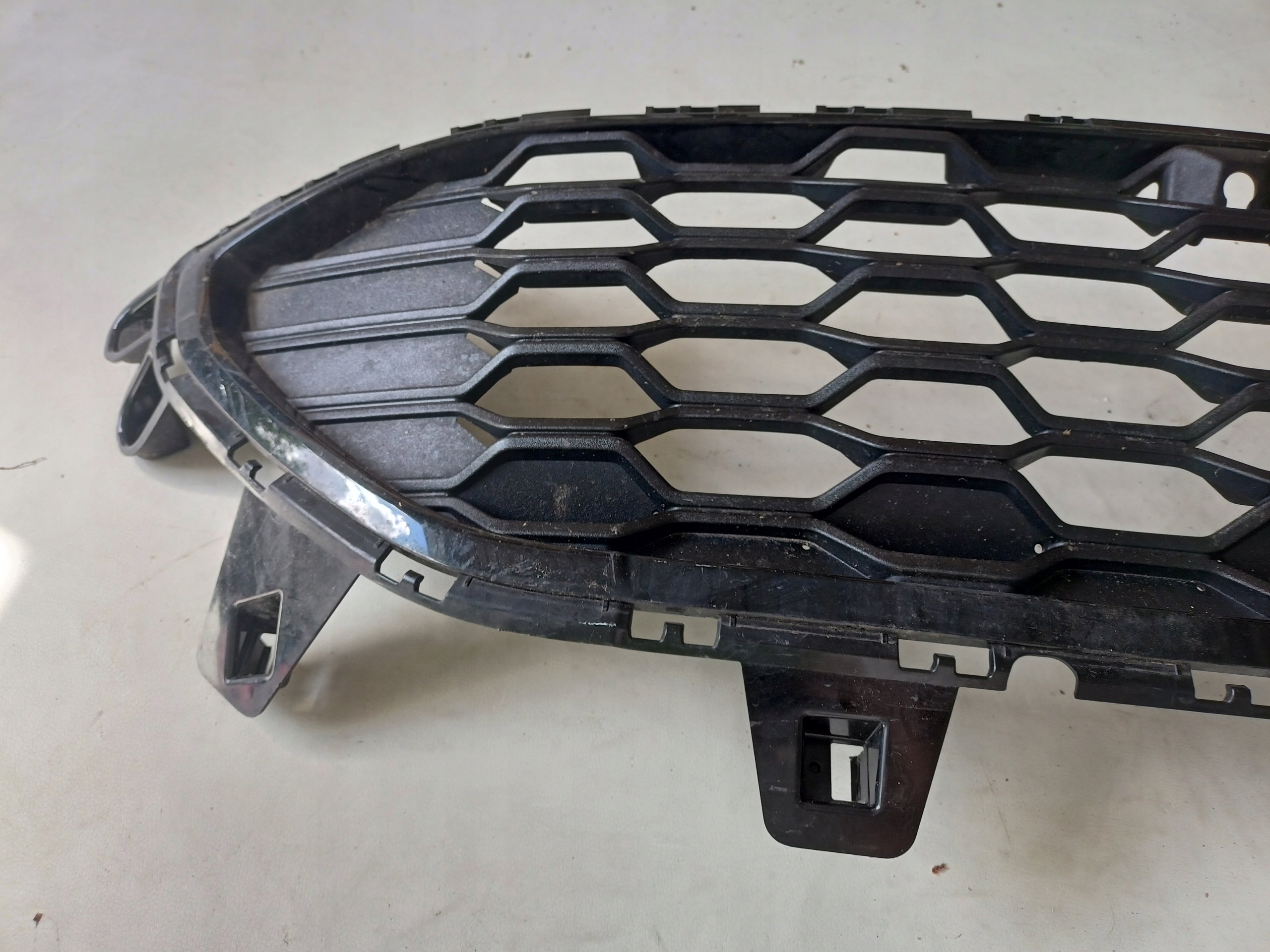 Kühlergrill Ford I 3 KUGA FRONTGRILL LV4B8150YD Kühlergitter