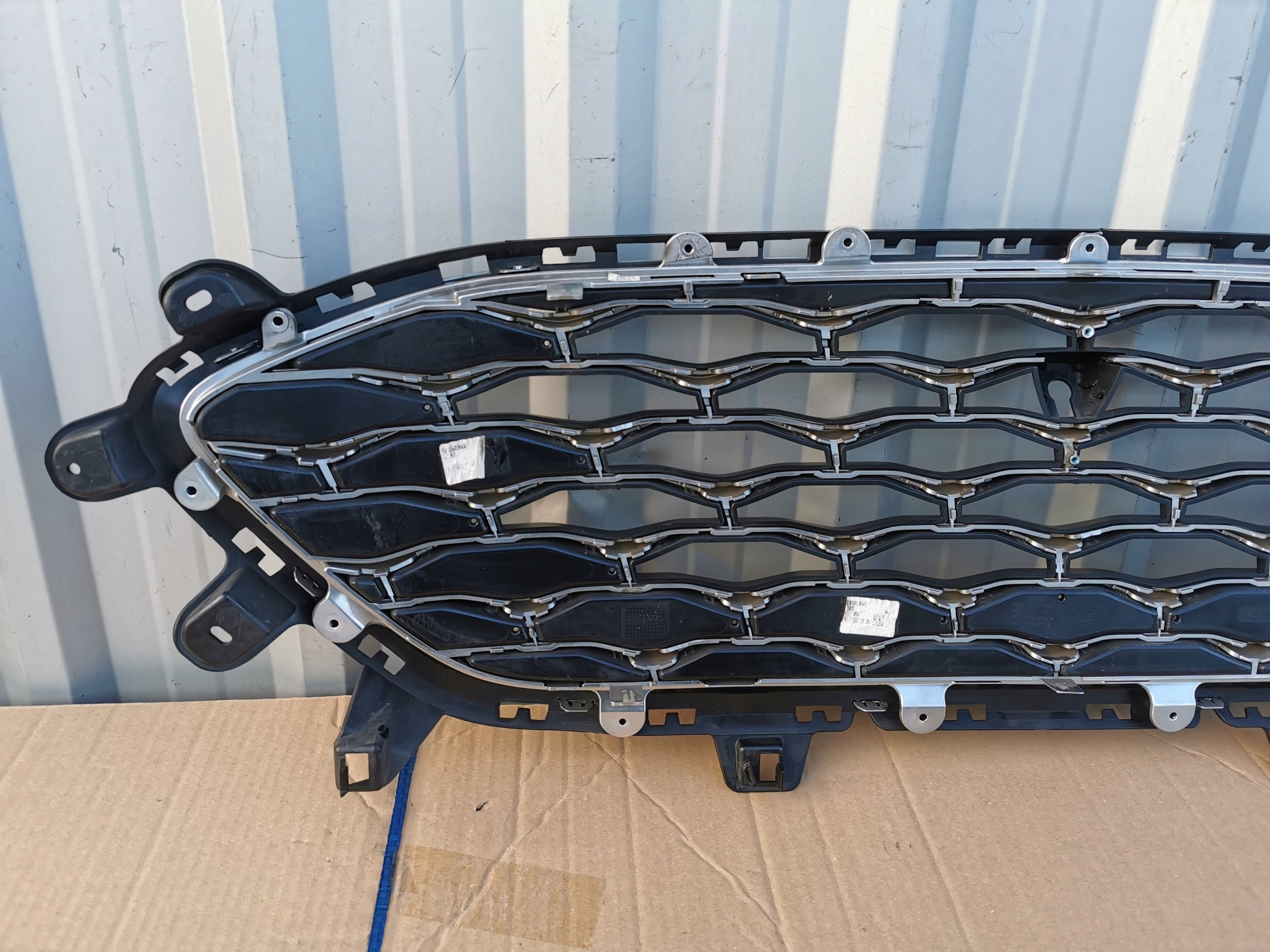 Kühlergrill Ford KUGA III 3 1 FRONTGRILL LV4B8200VBAX Kühlergitter