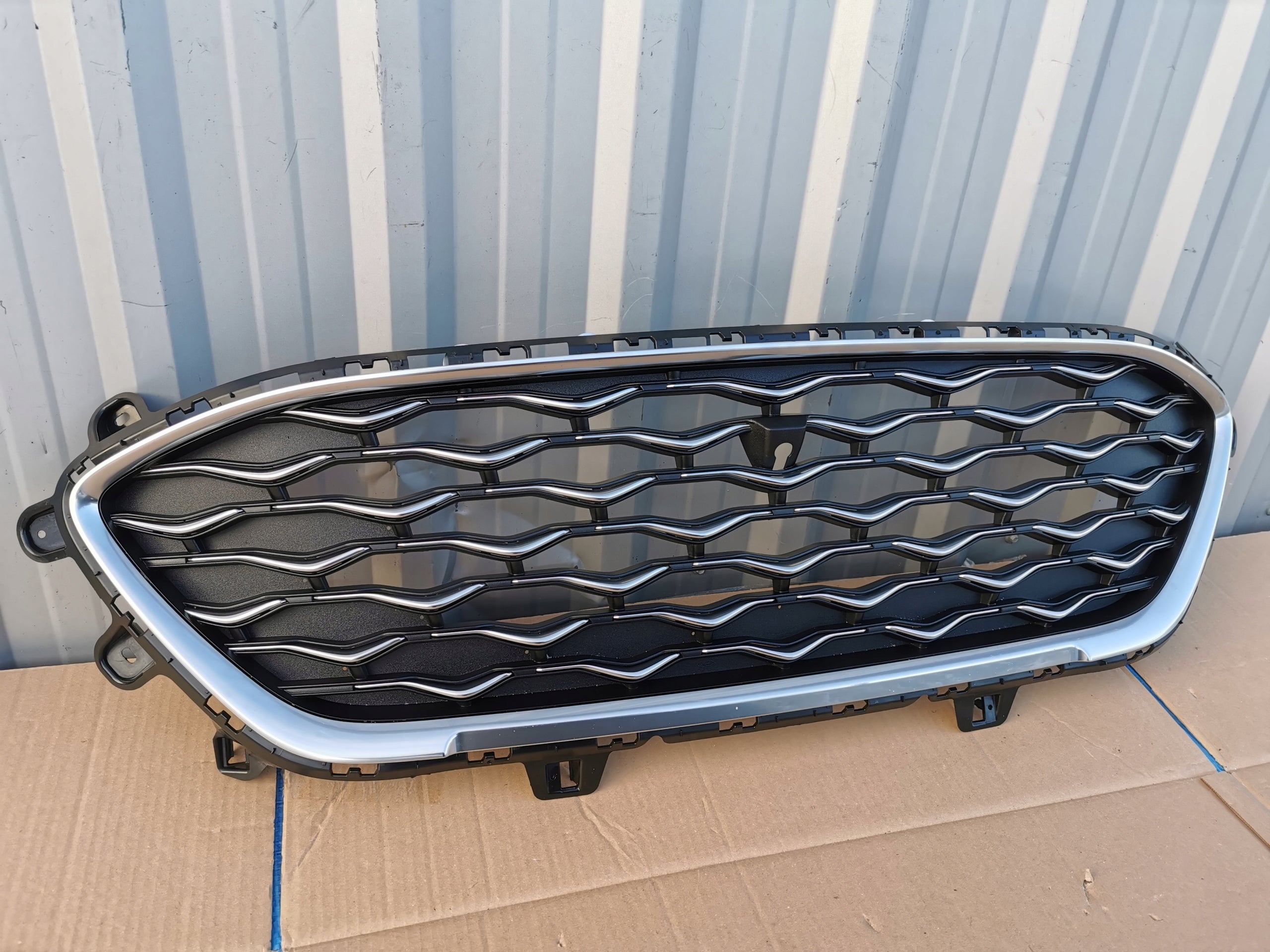 Kühlergrill Ford KUGA III 3 1 FRONTGRILL LV4B8200VBAX Kühlergitter