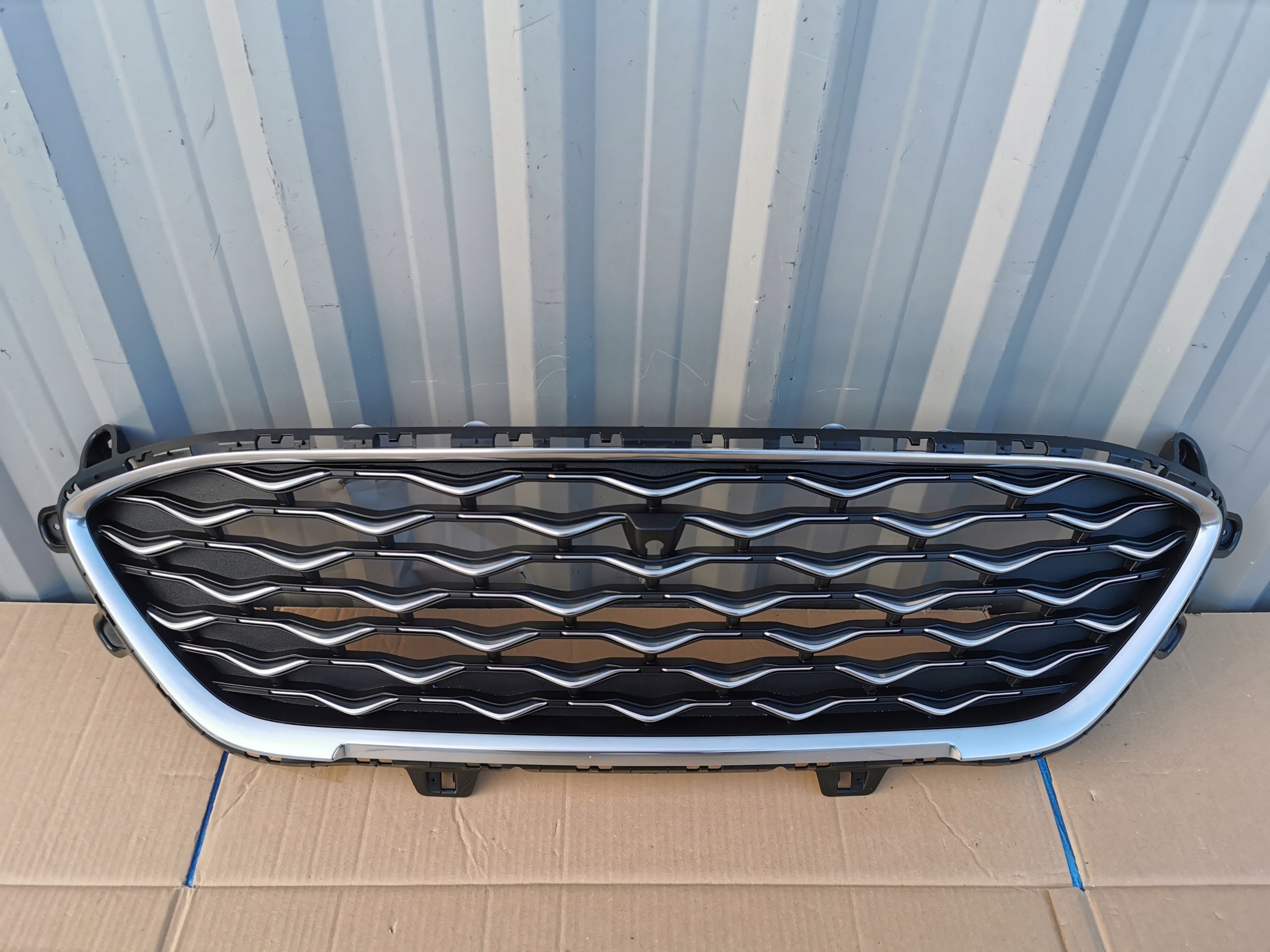 Kühlergrill Ford KUGA III 3 1 FRONTGRILL LV4B8200VBAX Kühlergitter