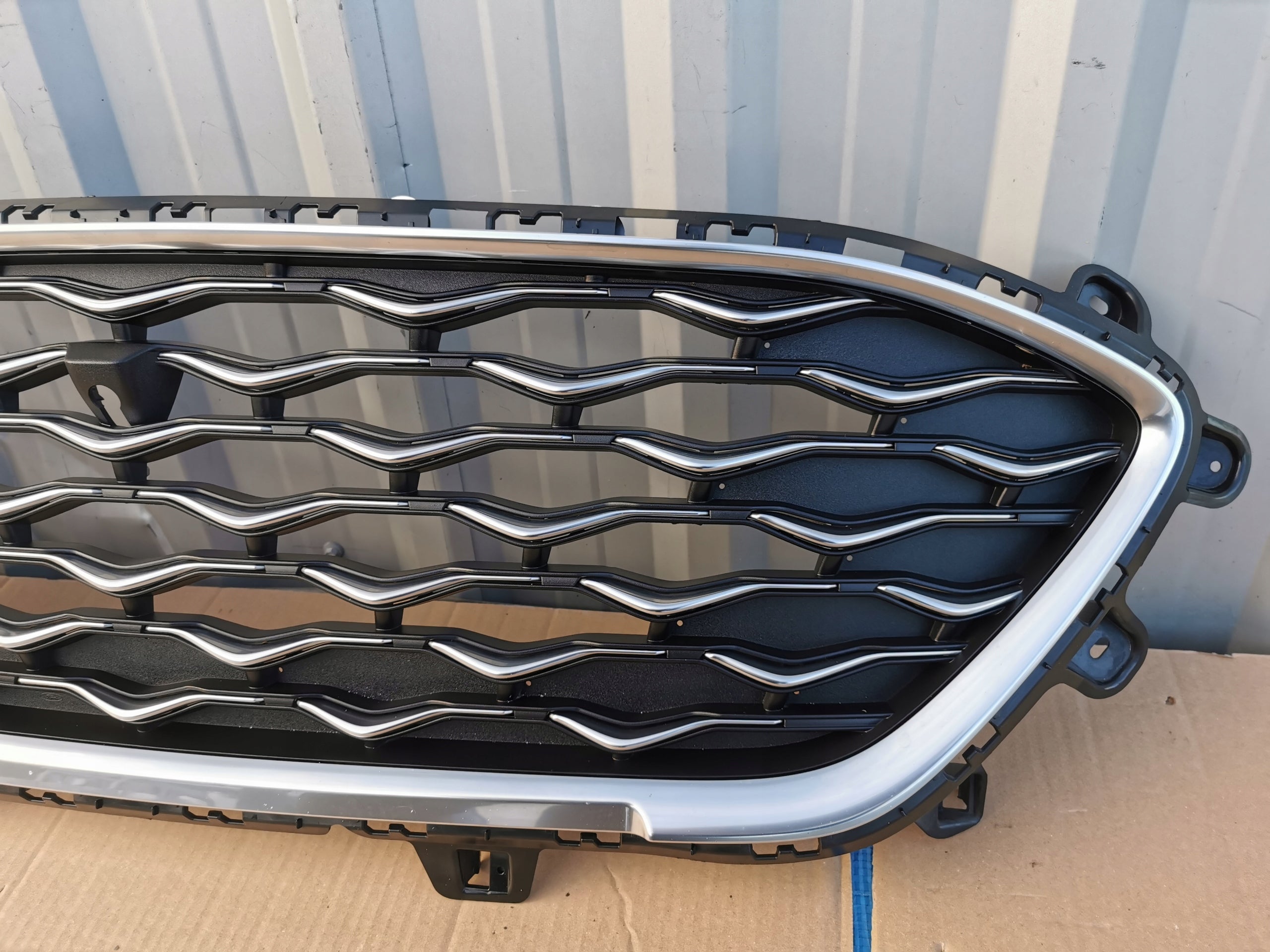 Kühlergrill Ford KUGA III 3 1 FRONTGRILL LV4B8200VBAX Kühlergitter