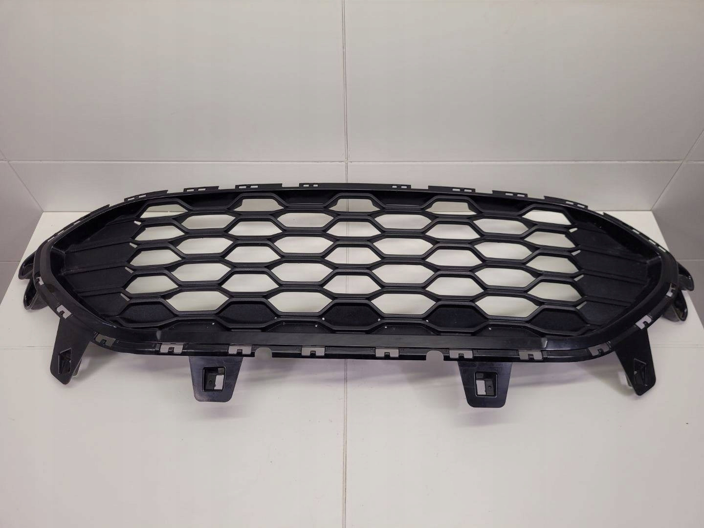  Kühlergrill Ford 3 2 KUGA I 4 FRONTGRILL LV4B8200YFor Kühlergitter product image