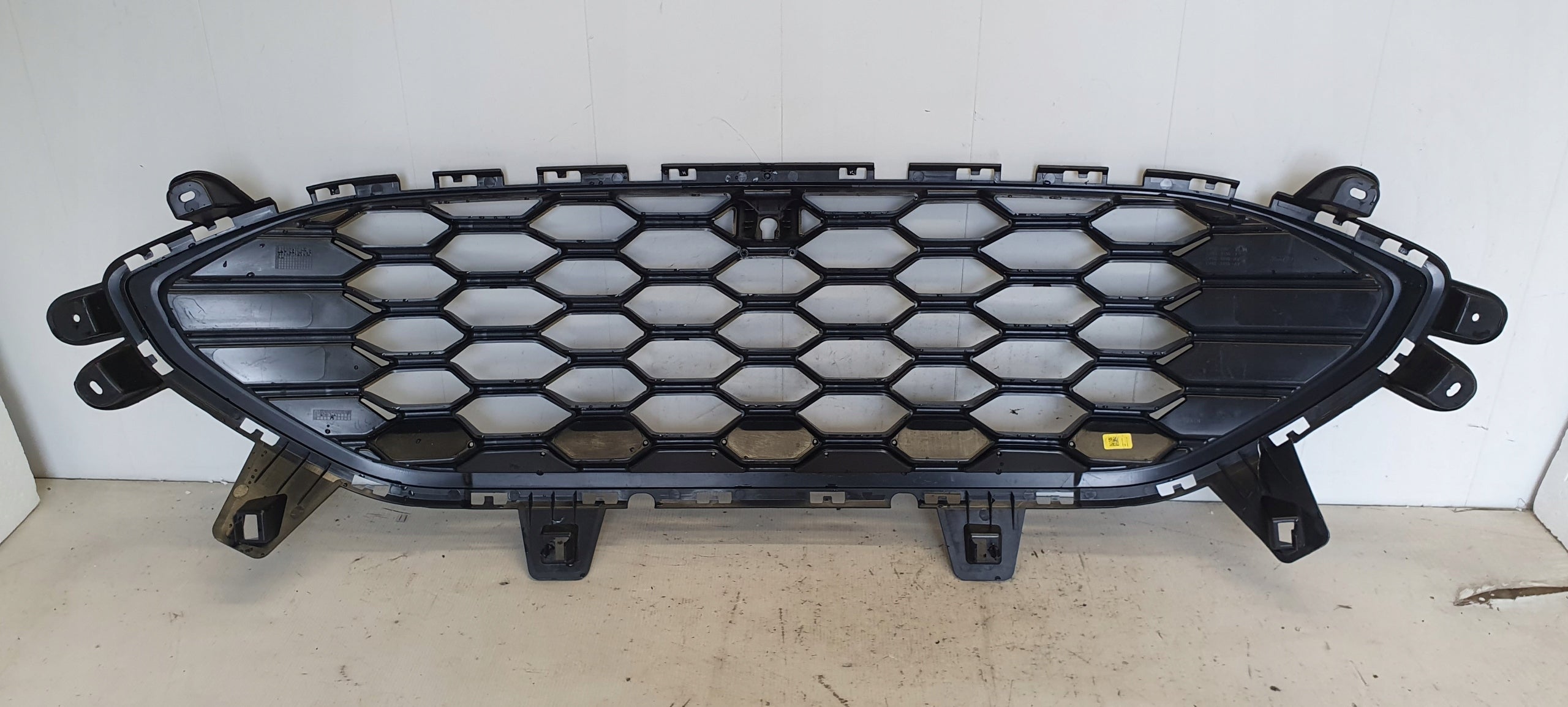 Kühlergrill Ford 3 2 KUGA I 1 4 FRONTGRILL LV4B8200LV4B Kühlergitter