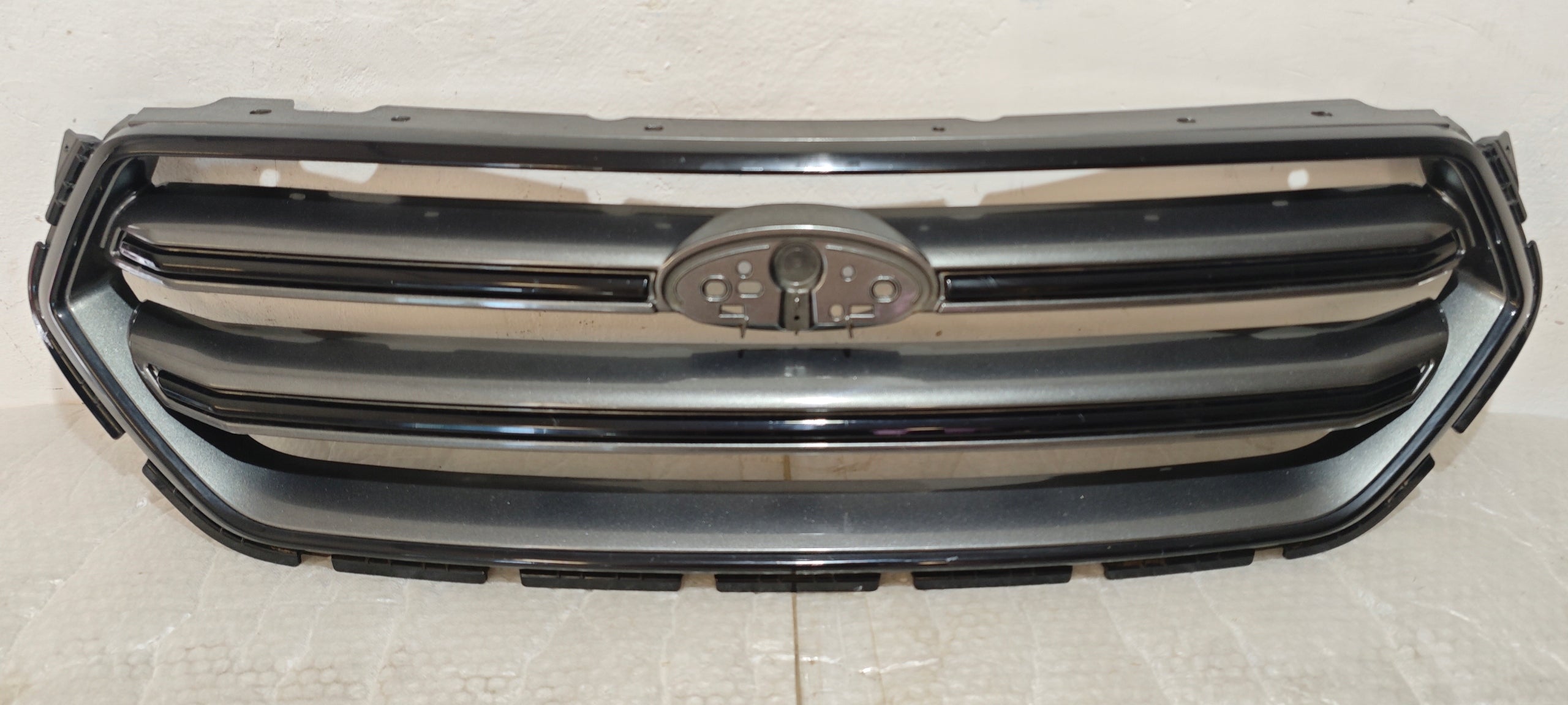 Kühlergrill Ford 4 I 2 KUGA FRONTGRILL GV448200BCWg Kühlergitter