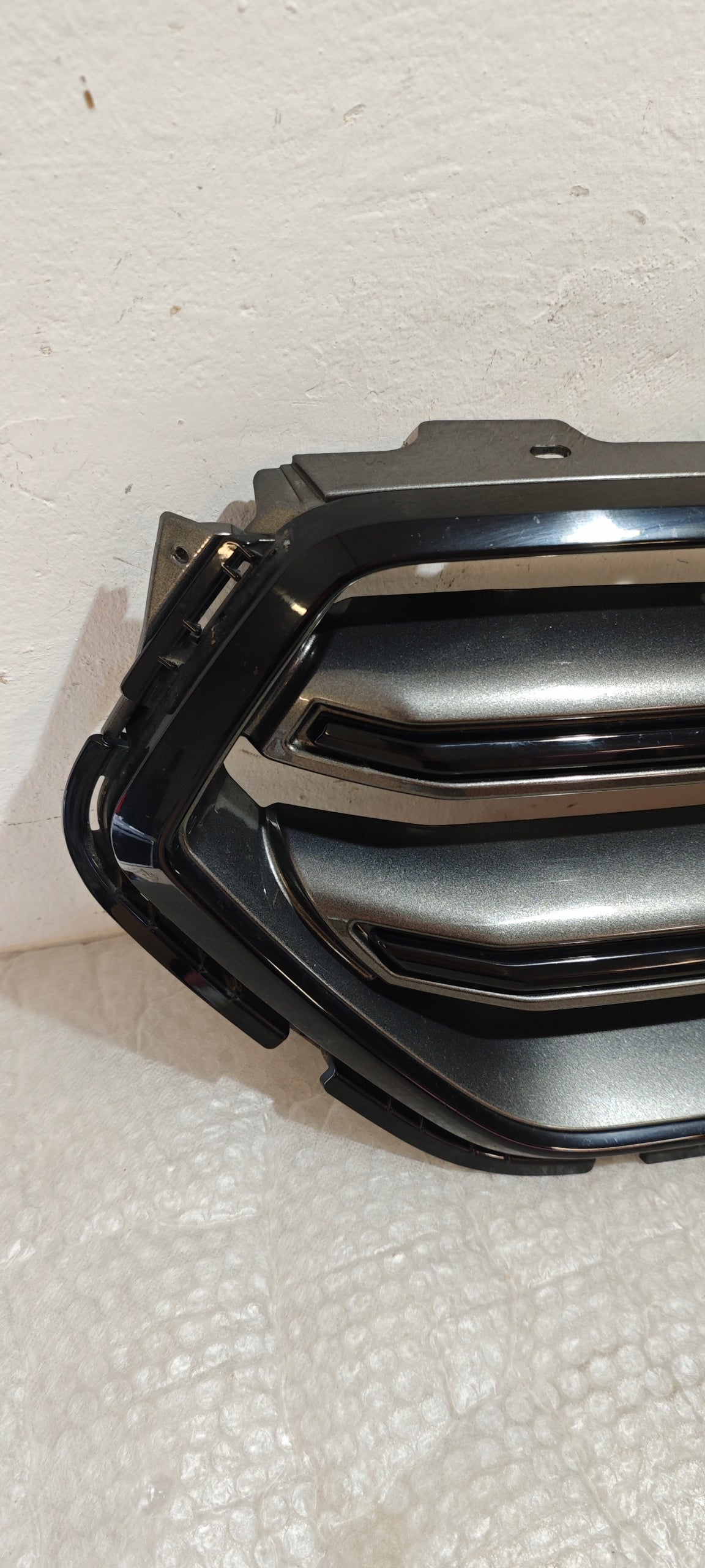 Kühlergrill Ford 4 I 2 KUGA FRONTGRILL GV448200BCWg Kühlergitter