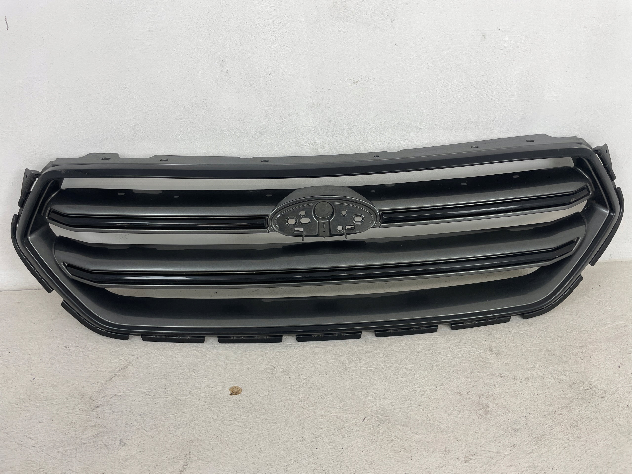 Kühlergrill Ford 2 KUGA I 1 4 FRONTGRILL GV448200BCWg Kühlergitter