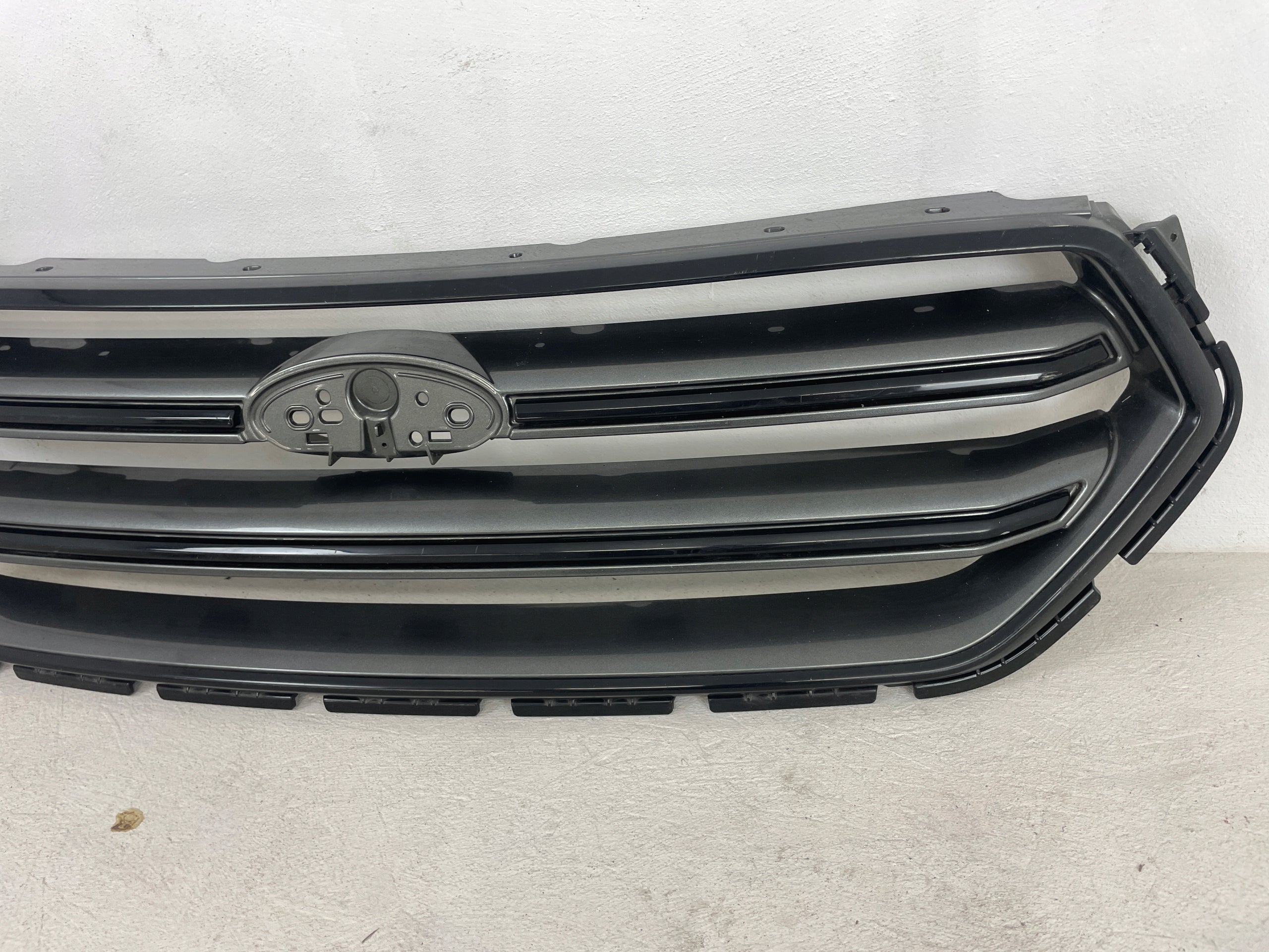 Kühlergrill Ford 2 KUGA I 1 4 FRONTGRILL GV448200BCWg Kühlergitter