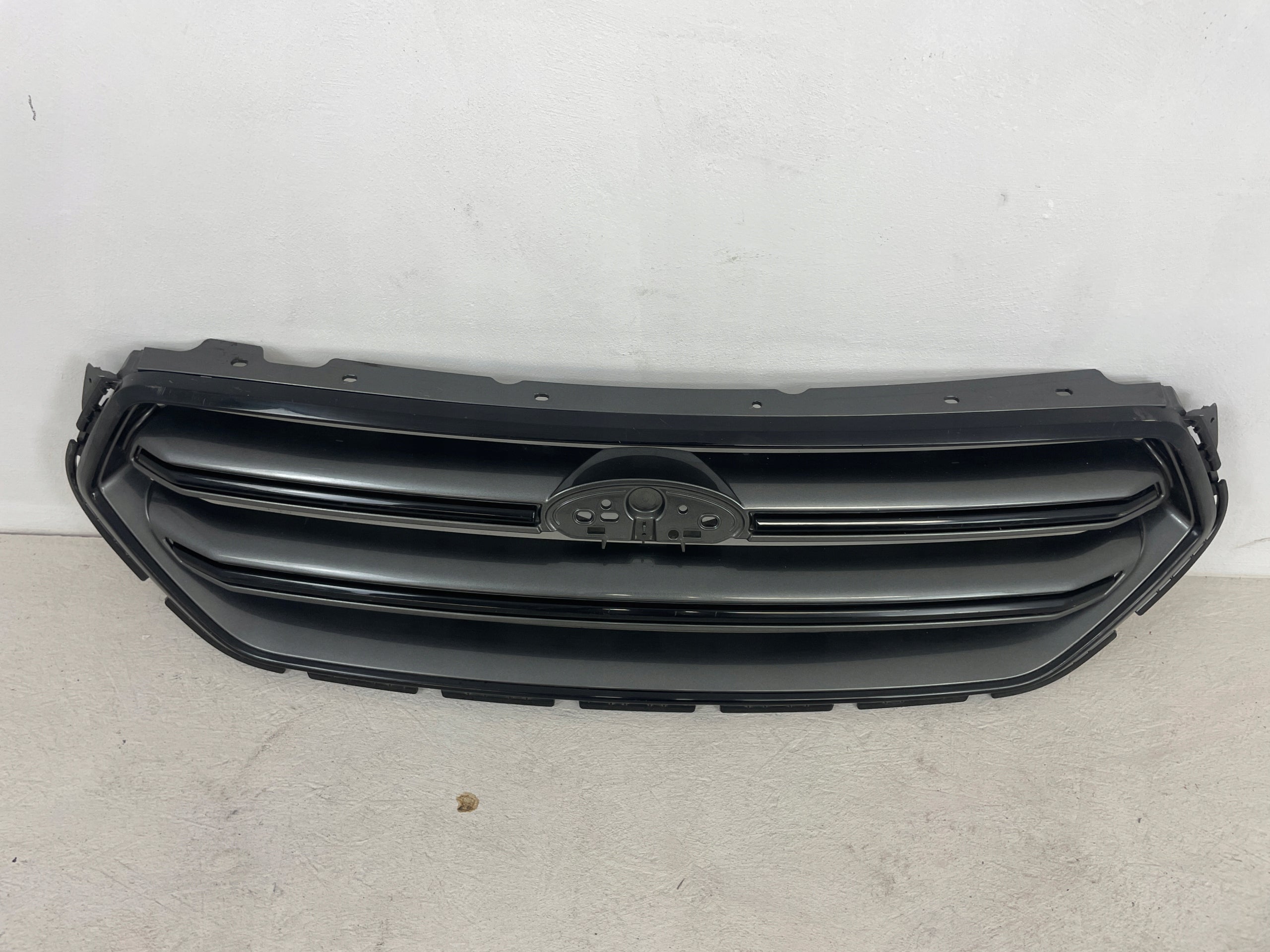 Kühlergrill Ford 2 KUGA I 1 4 FRONTGRILL GV448200BCWg Kühlergitter