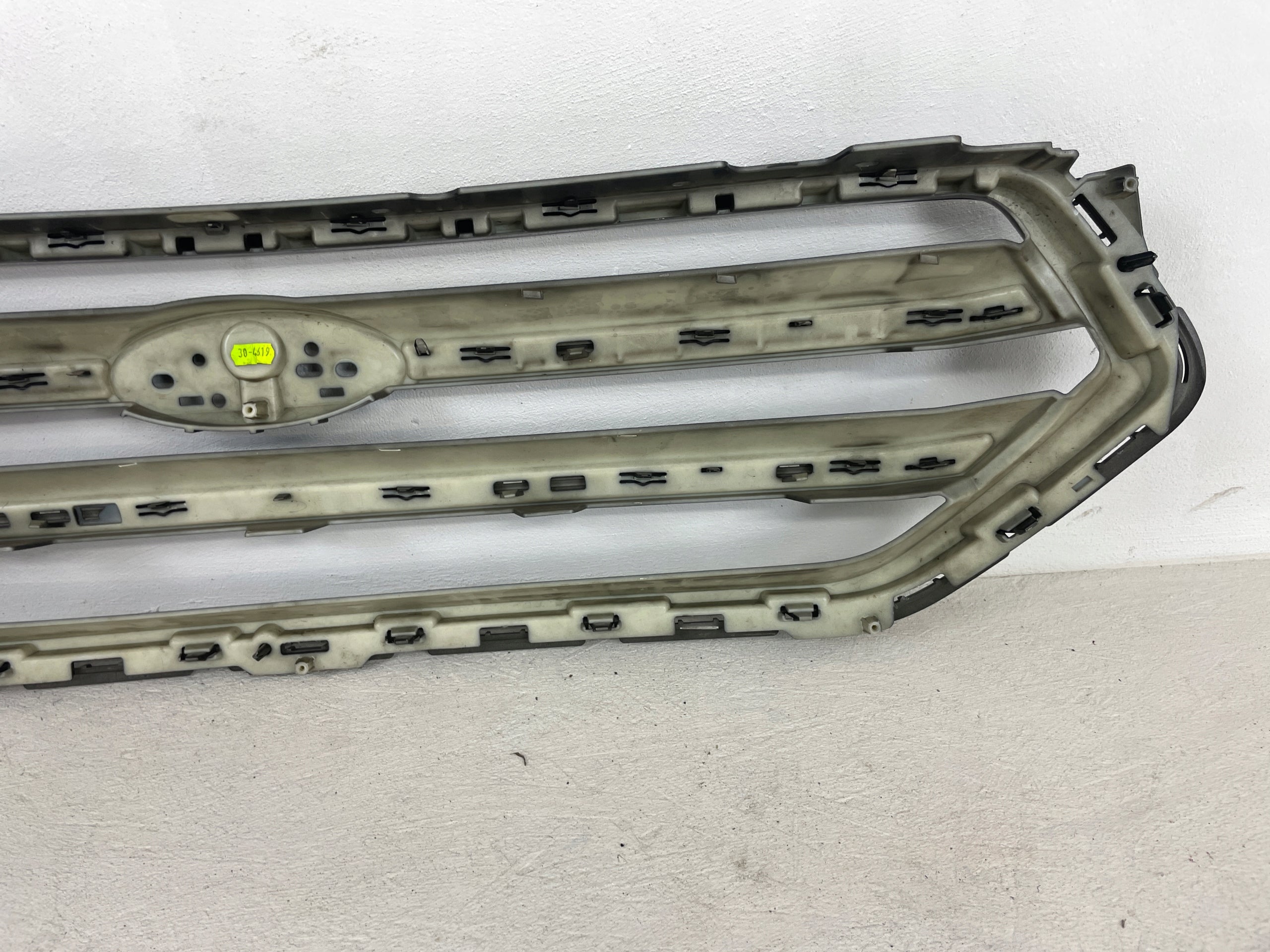 Kühlergrill Ford 2 KUGA I 1 4 FRONTGRILL GV448200BCWg Kühlergitter