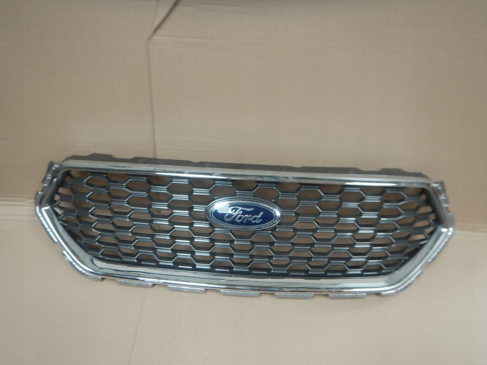  Kühlergrill Ford 4 I 2 KUGA FRONTGRILL GV448200Vatr Kühlergitter product image