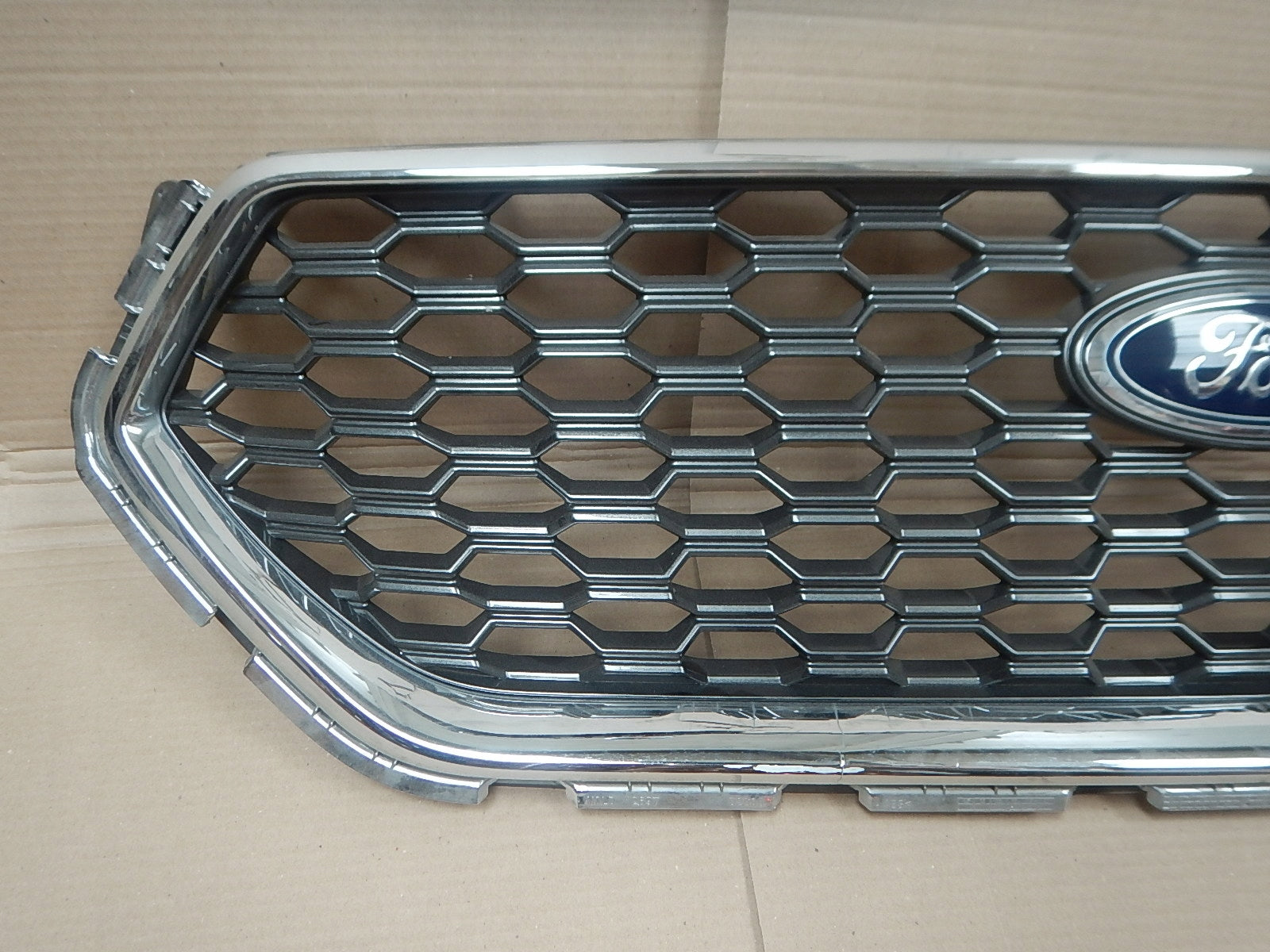 Kühlergrill Ford 4 I 2 KUGA FRONTGRILL GV448200Vatr Kühlergitter