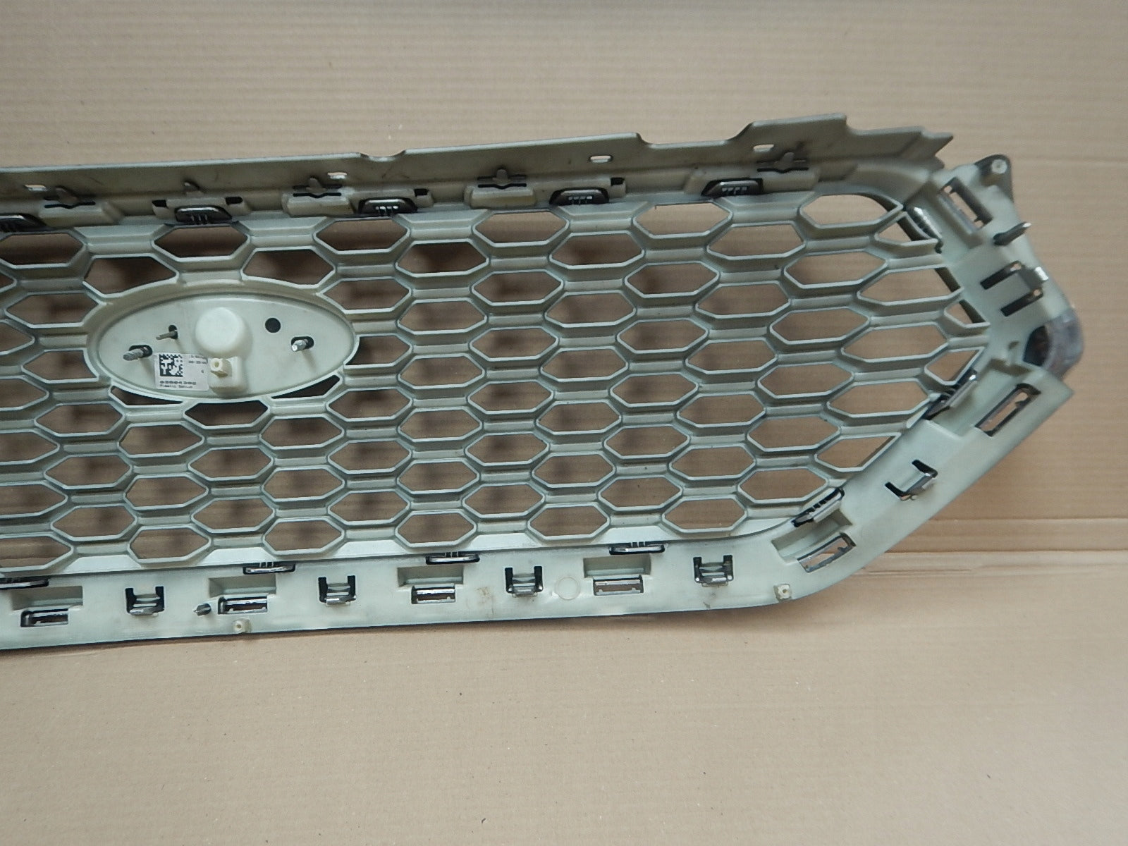 Kühlergrill Ford 4 I 2 KUGA FRONTGRILL GV448200Vatr Kühlergitter