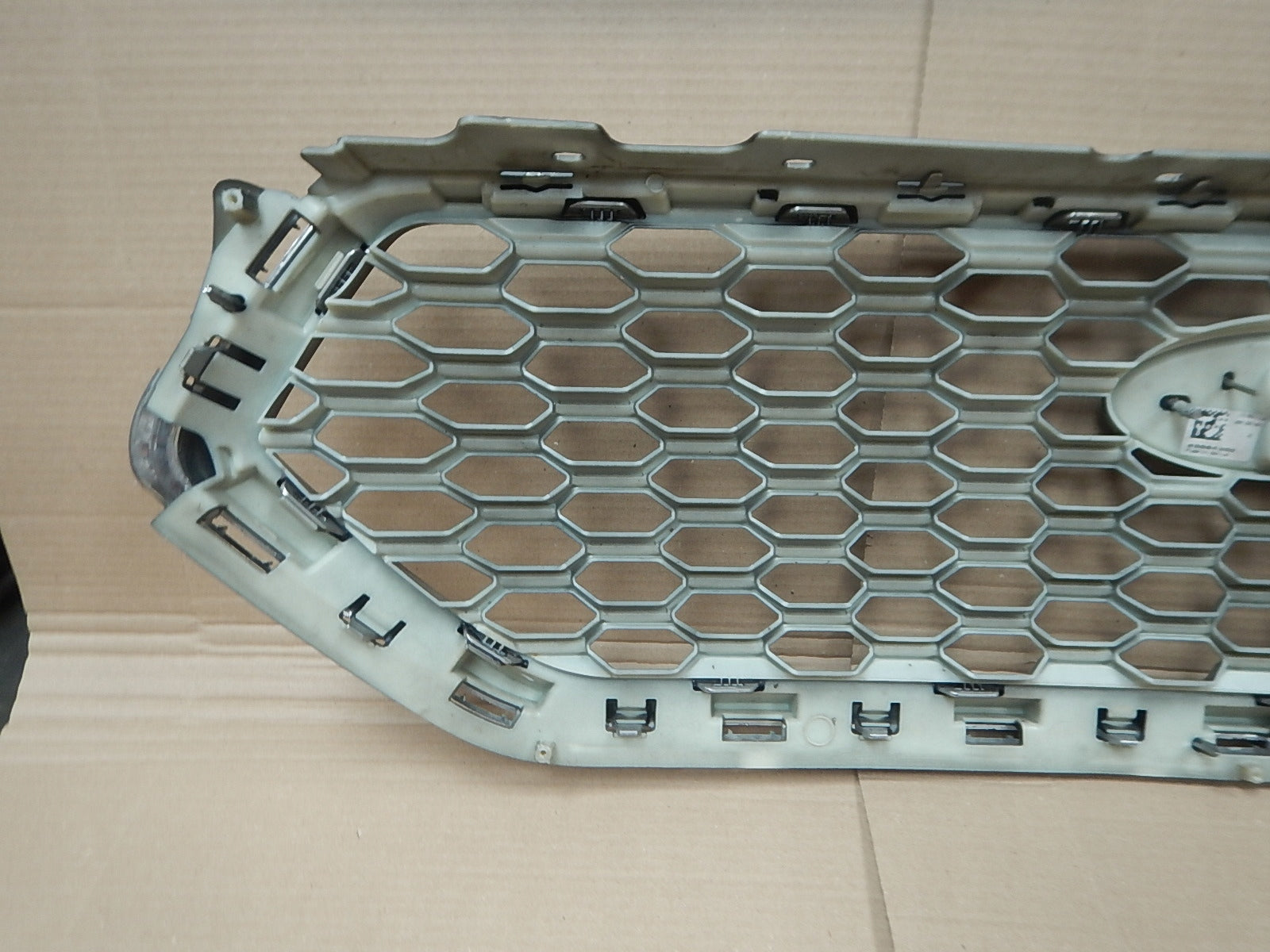 Kühlergrill Ford 4 I 2 KUGA FRONTGRILL GV448200Vatr Kühlergitter