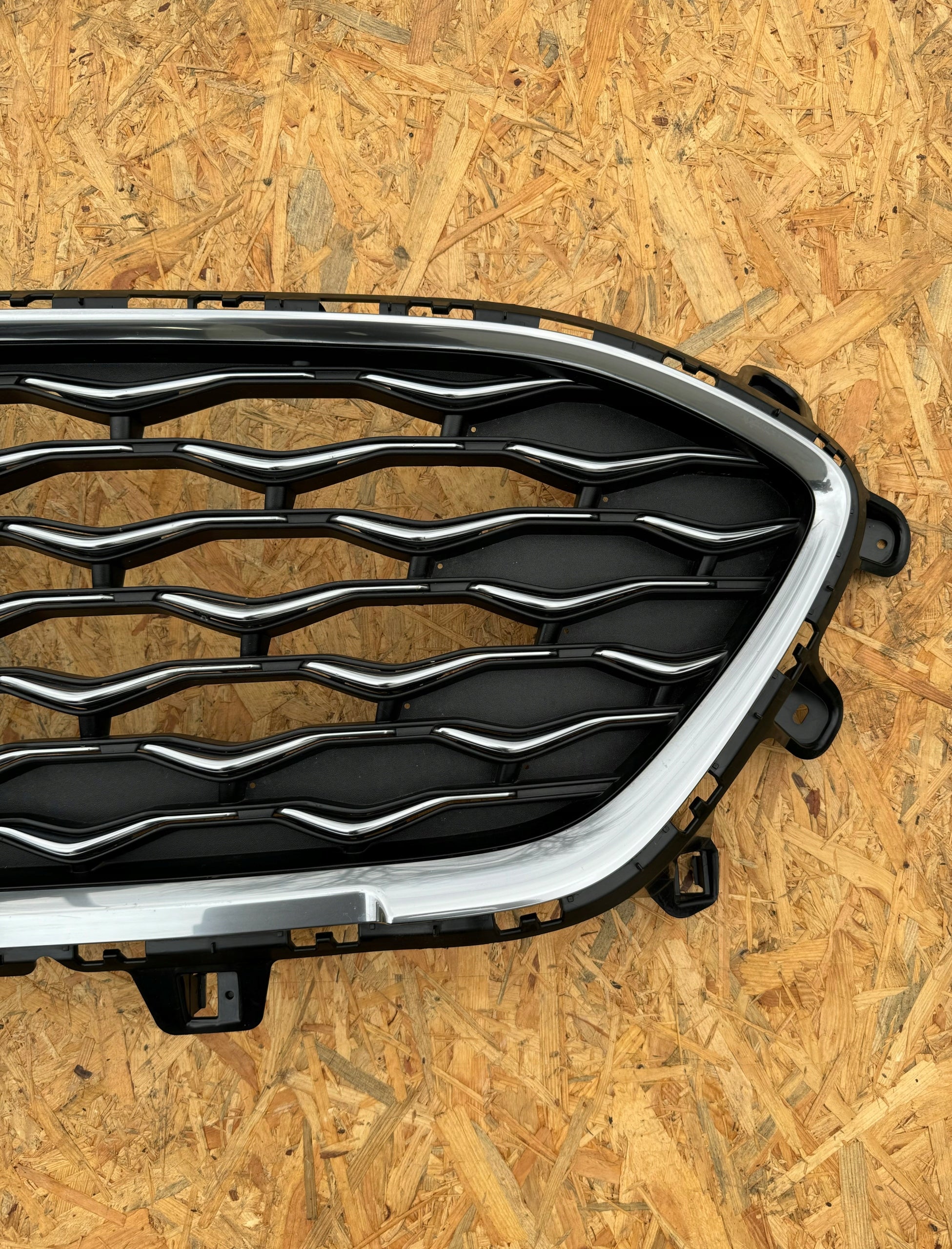 Kühlergrill Ford 3 2 KUGA I 4 FRONTGRILL LV4B8200VLV4 Kühlergitter