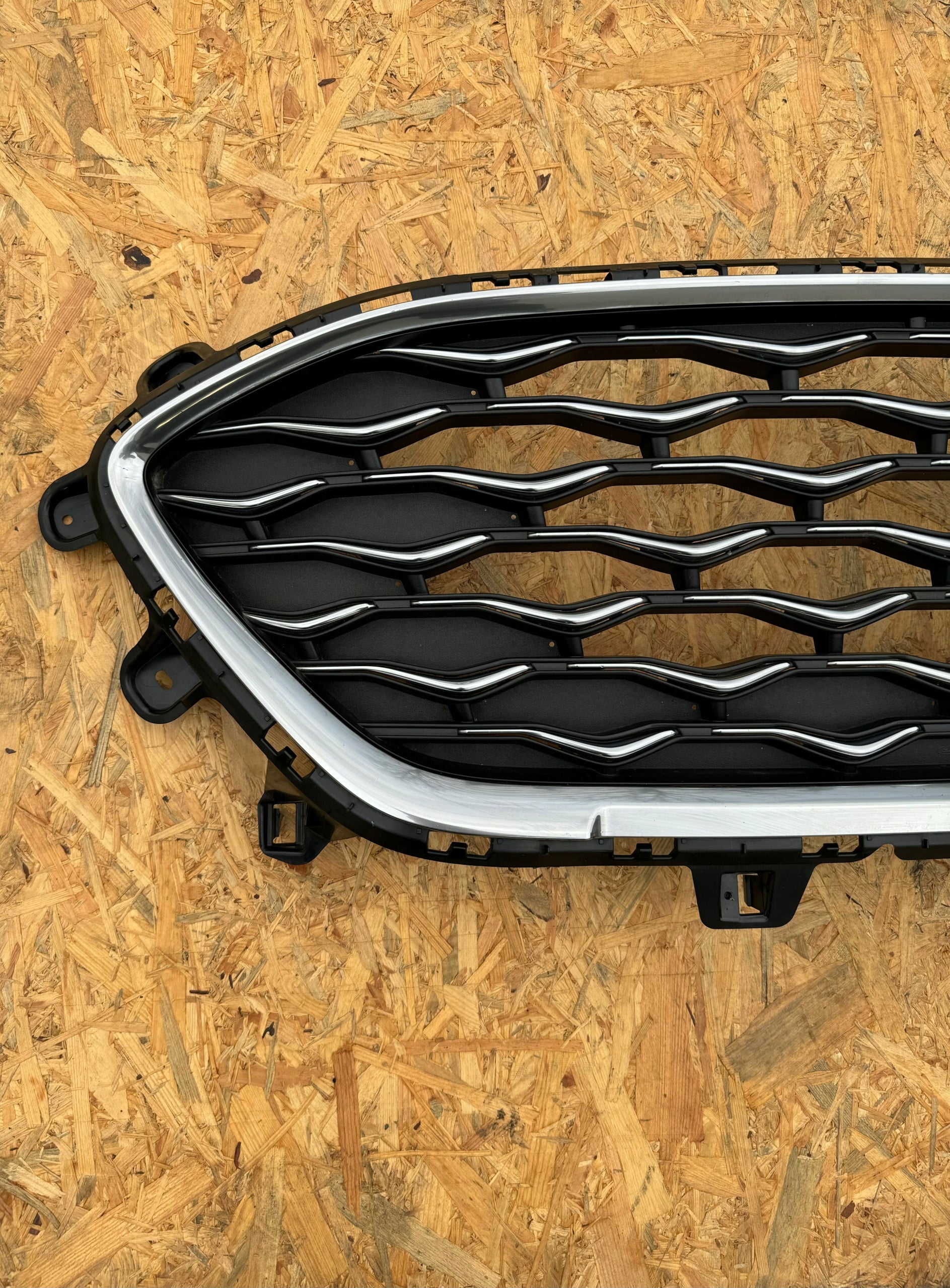 Kühlergrill Ford 3 2 KUGA I 4 FRONTGRILL LV4B8200VLV4 Kühlergitter