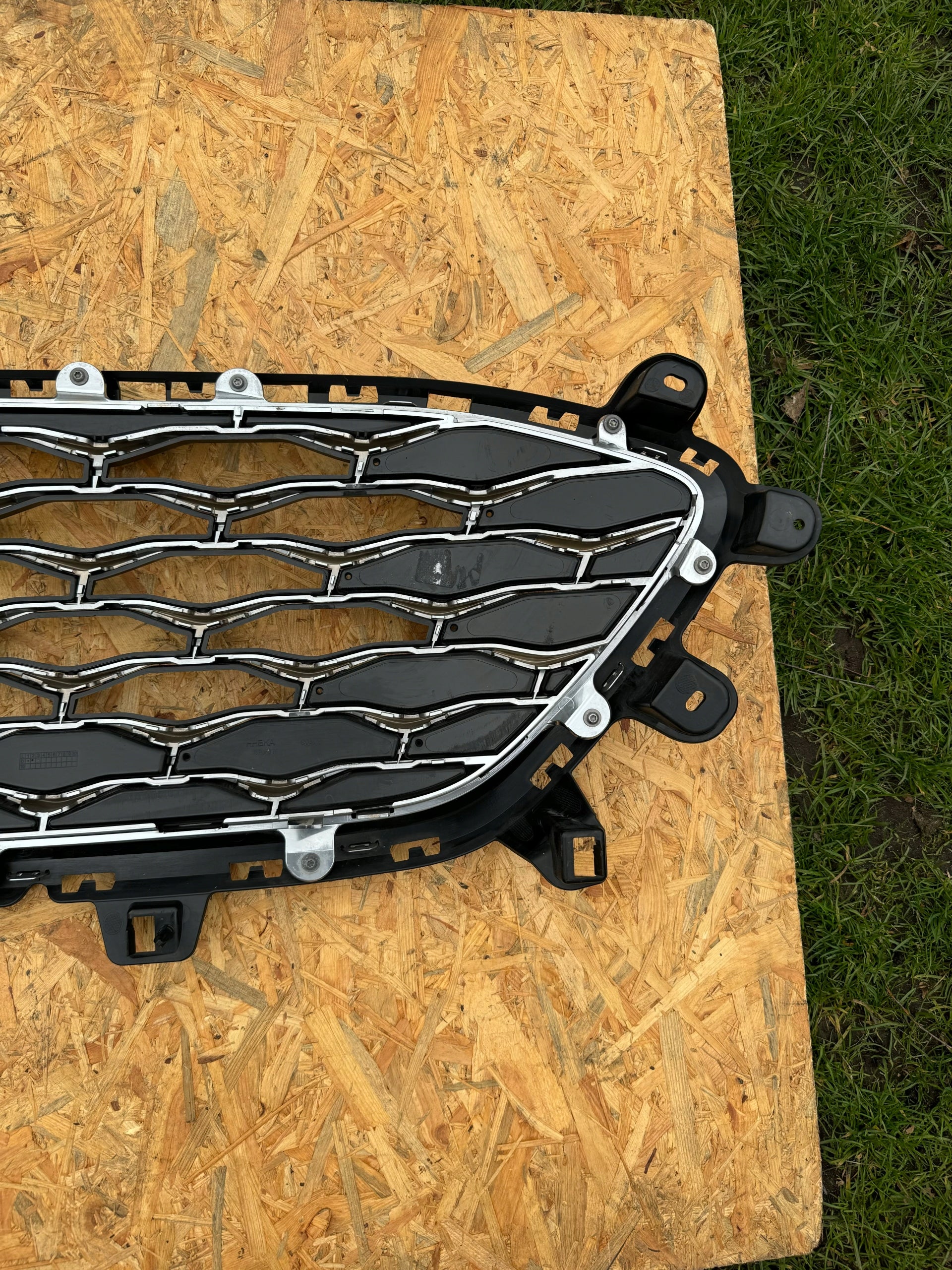 Kühlergrill Ford 3 2 KUGA I 4 FRONTGRILL LV4B8200VLV4 Kühlergitter